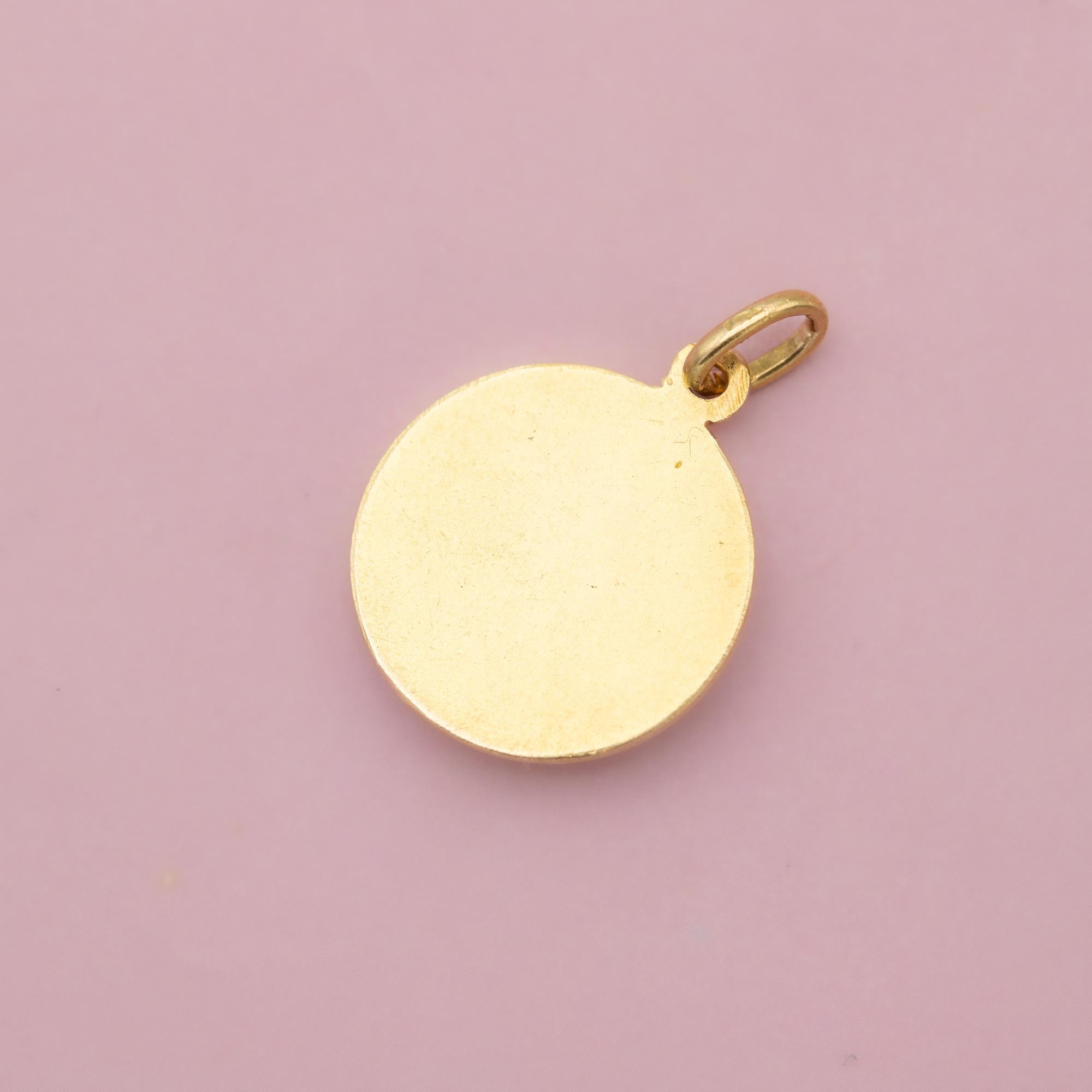 18k Vintage Aries - 18 karat zodiac charm pendant - solid yellow gold Star Sign For Sale 4