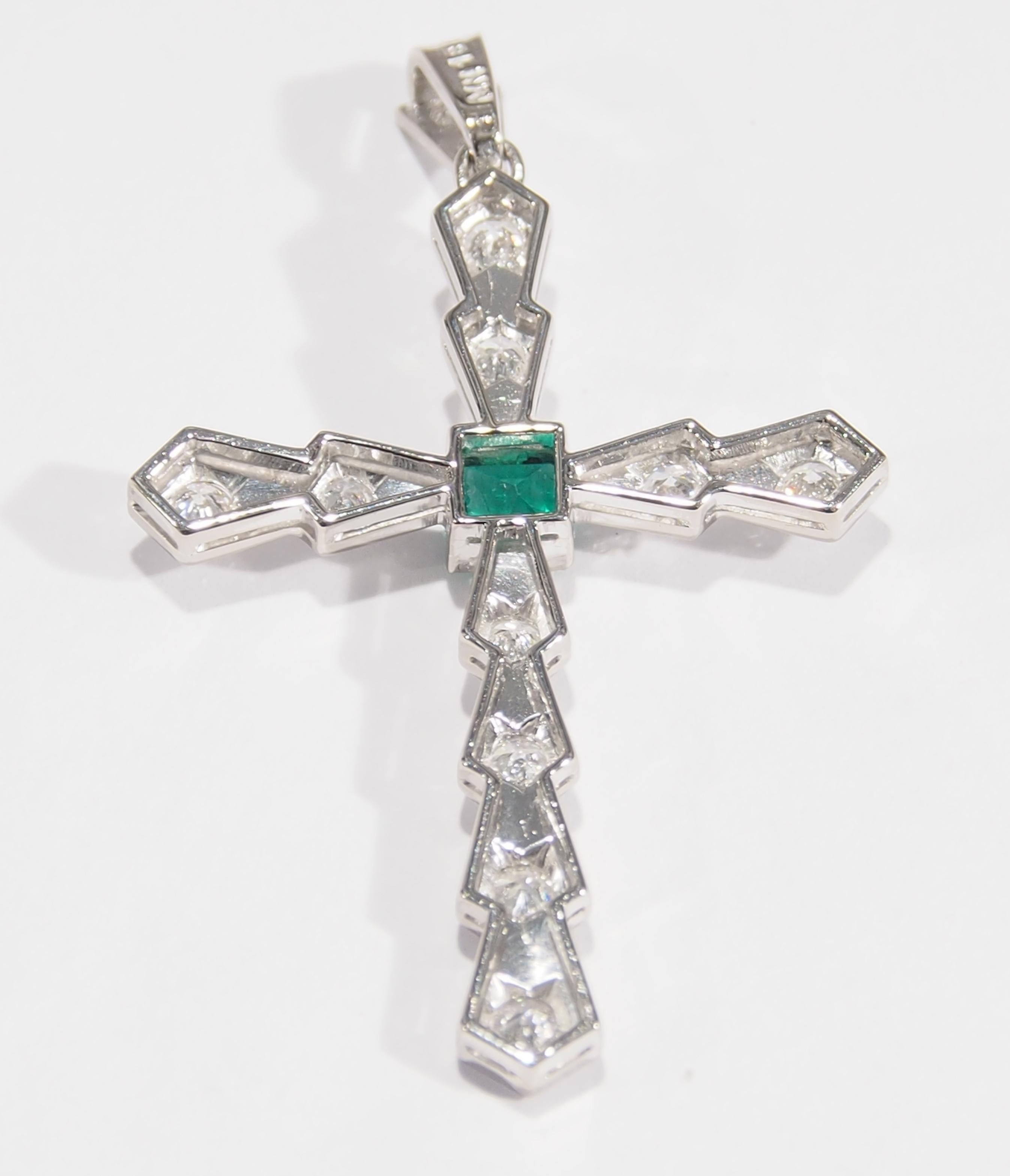 18 Karat Vintage Diamond Emerald Cross Pendant White In Good Condition In Boca Raton, FL