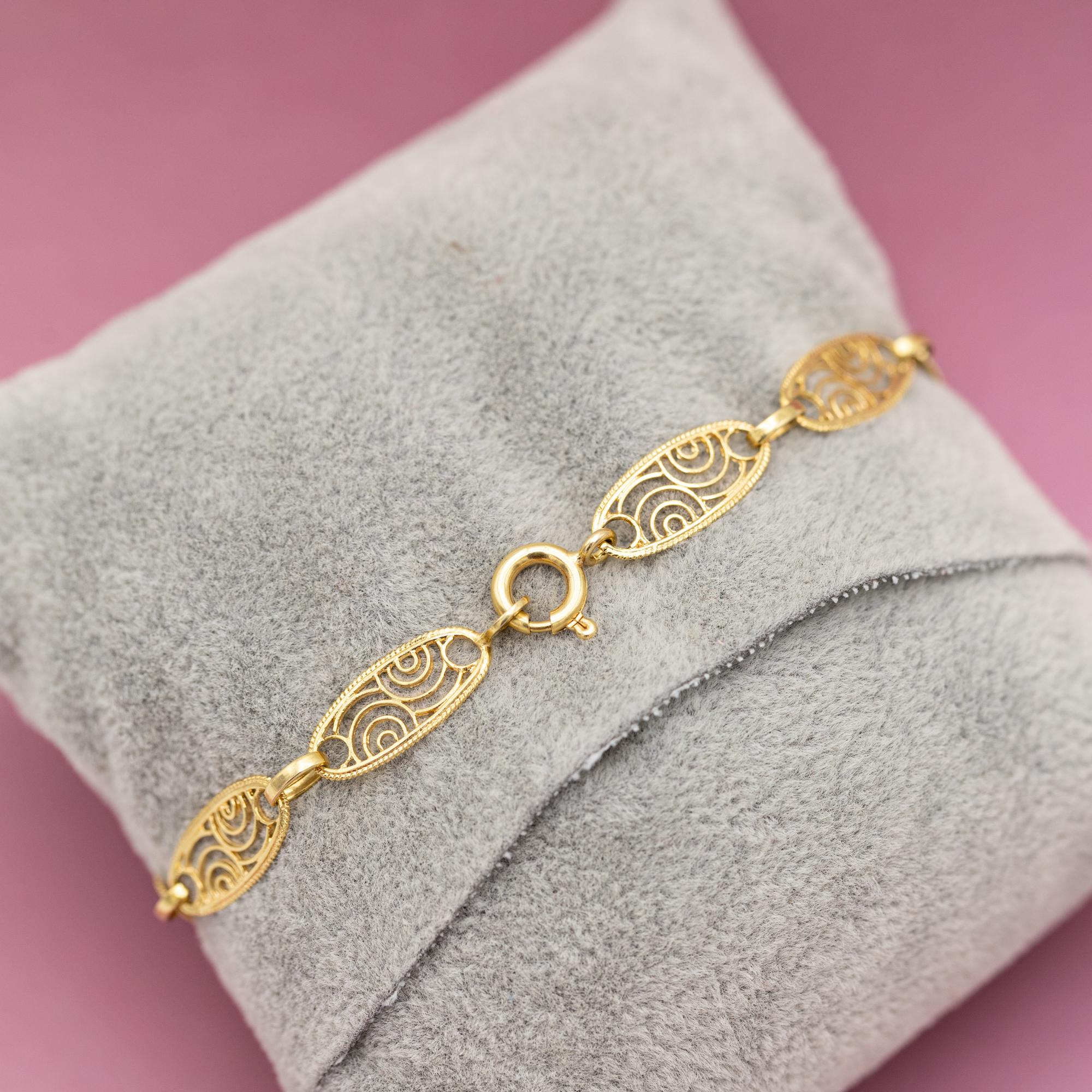 Retro 18k Vintage filigree bracelet - Solid Gold tennis bracelet - short sautoir For Sale