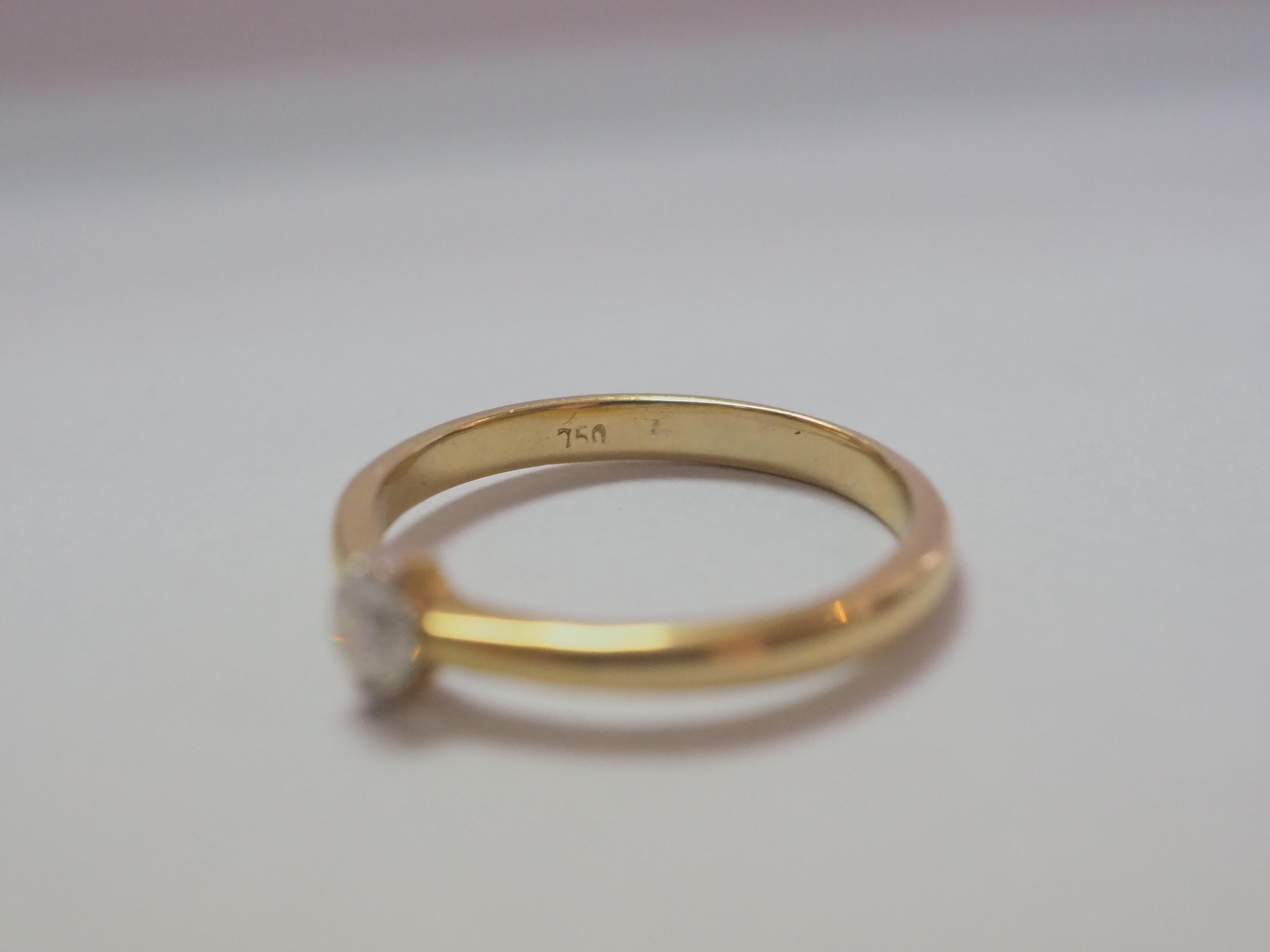 18k Vintage Gold 0.20ct Good Quality Brilliant Diamond Solitaire Ring In Excellent Condition For Sale In เกาะสมุย, TH
