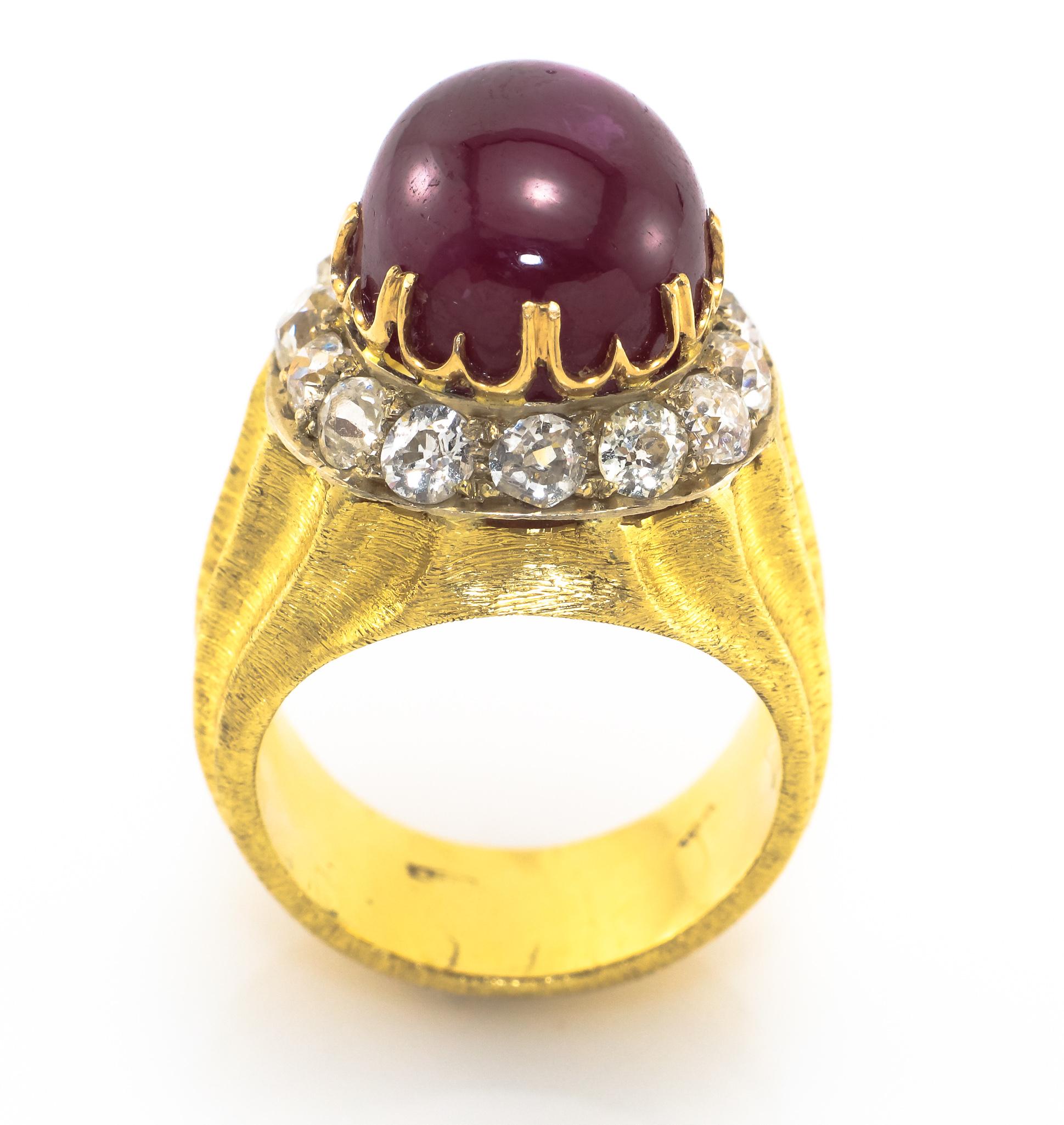 Cabochon 18 Karat Vintage Mario Buccellati Ruby and Diamond Ring Yellow Gold For Sale