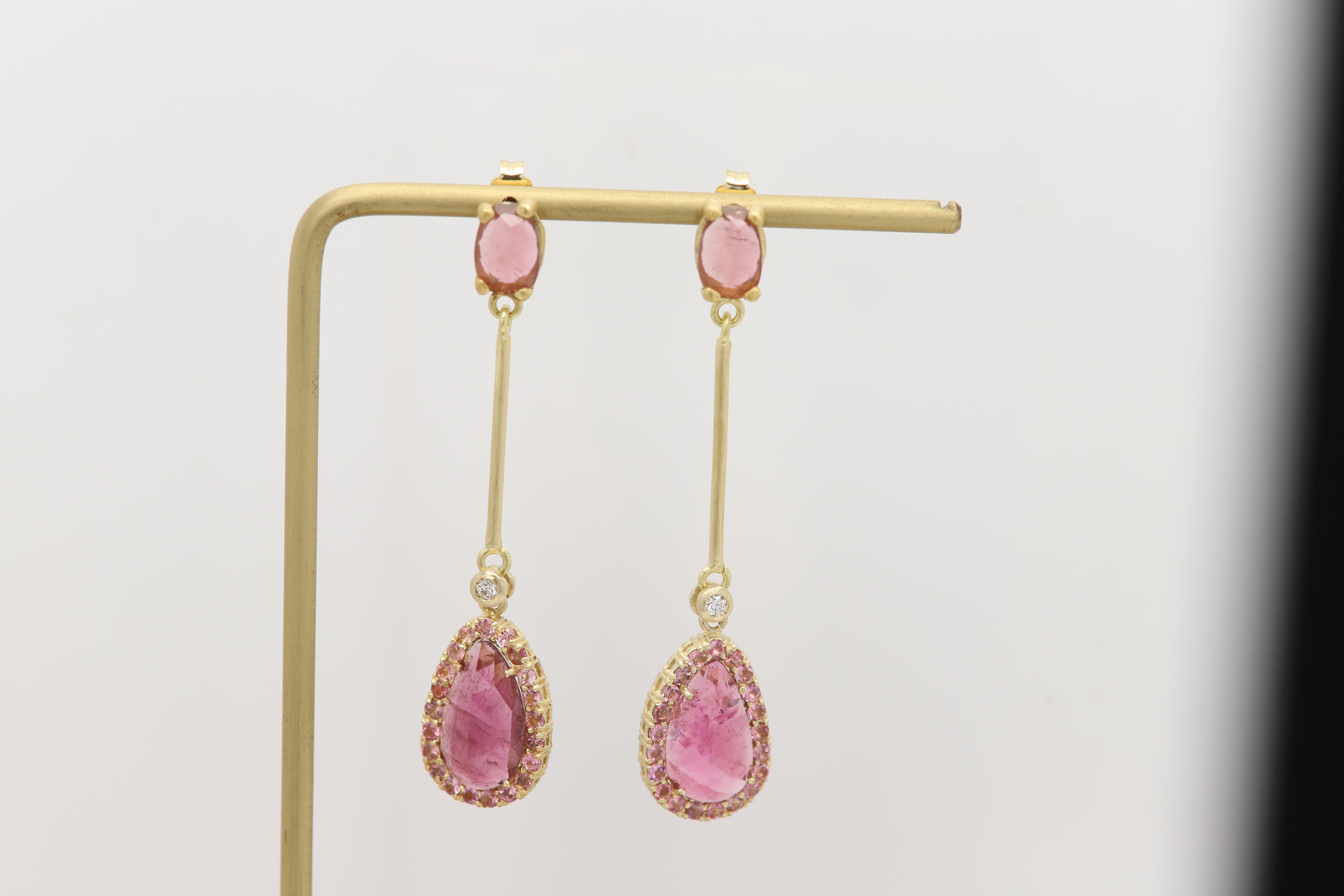 18k Vintage Sliced Turmalin rosa Ohrringe Gelbgold Dangle natürliche Edelsteine im Angebot 1