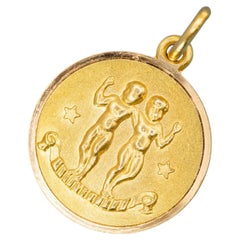 18K Vintage zodiac charm - Gemini - round 18 karat solid yellow gold Star sign