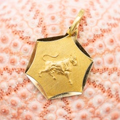 18K Vintage zodiac pendant - Taurus - 18 karat solid yellow gold Star sign charm