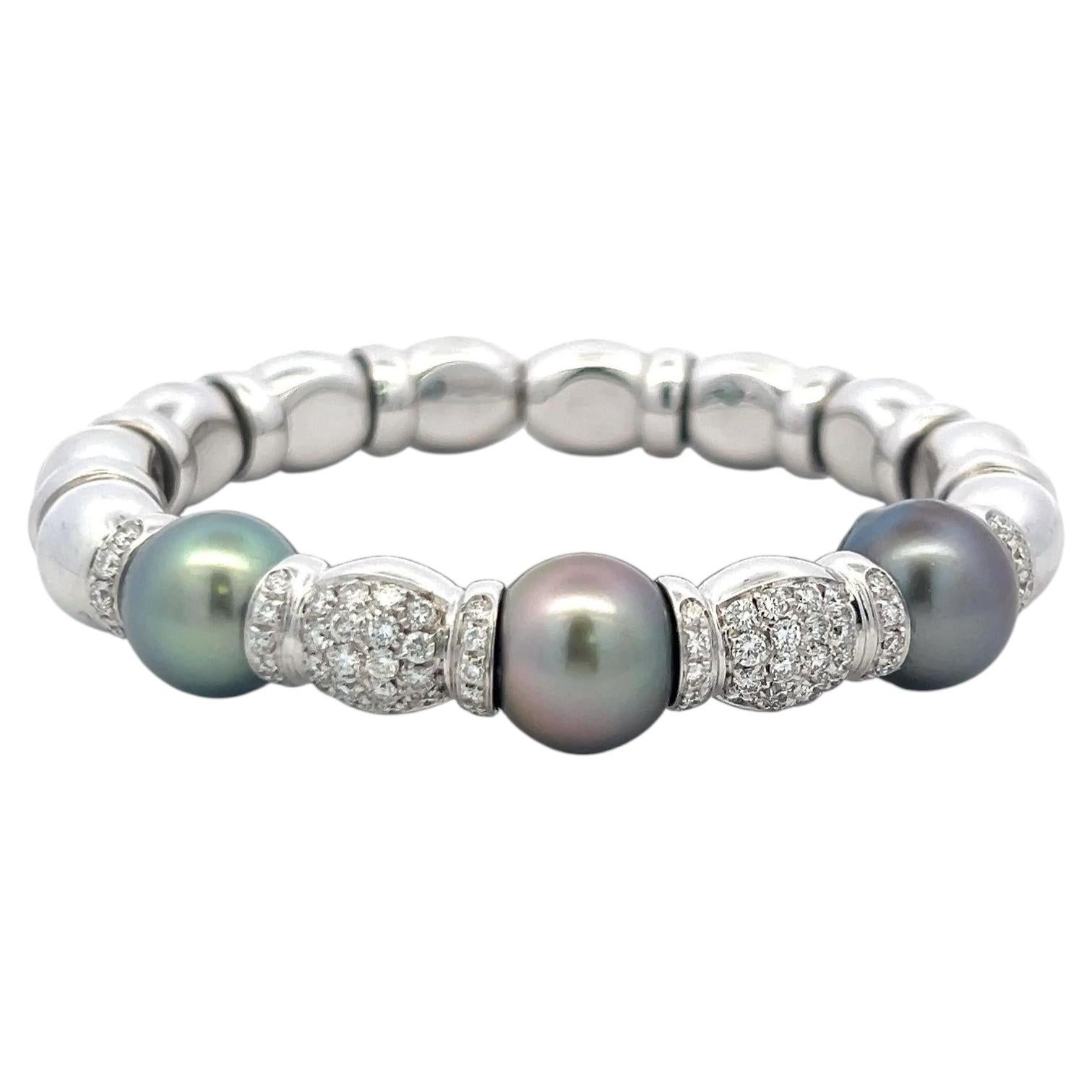 Bracciale rigido in oro bianco 18 carati con diamanti rotondi da 2,5 carati (purezza SI) e perle da 11,2-11,6 mm