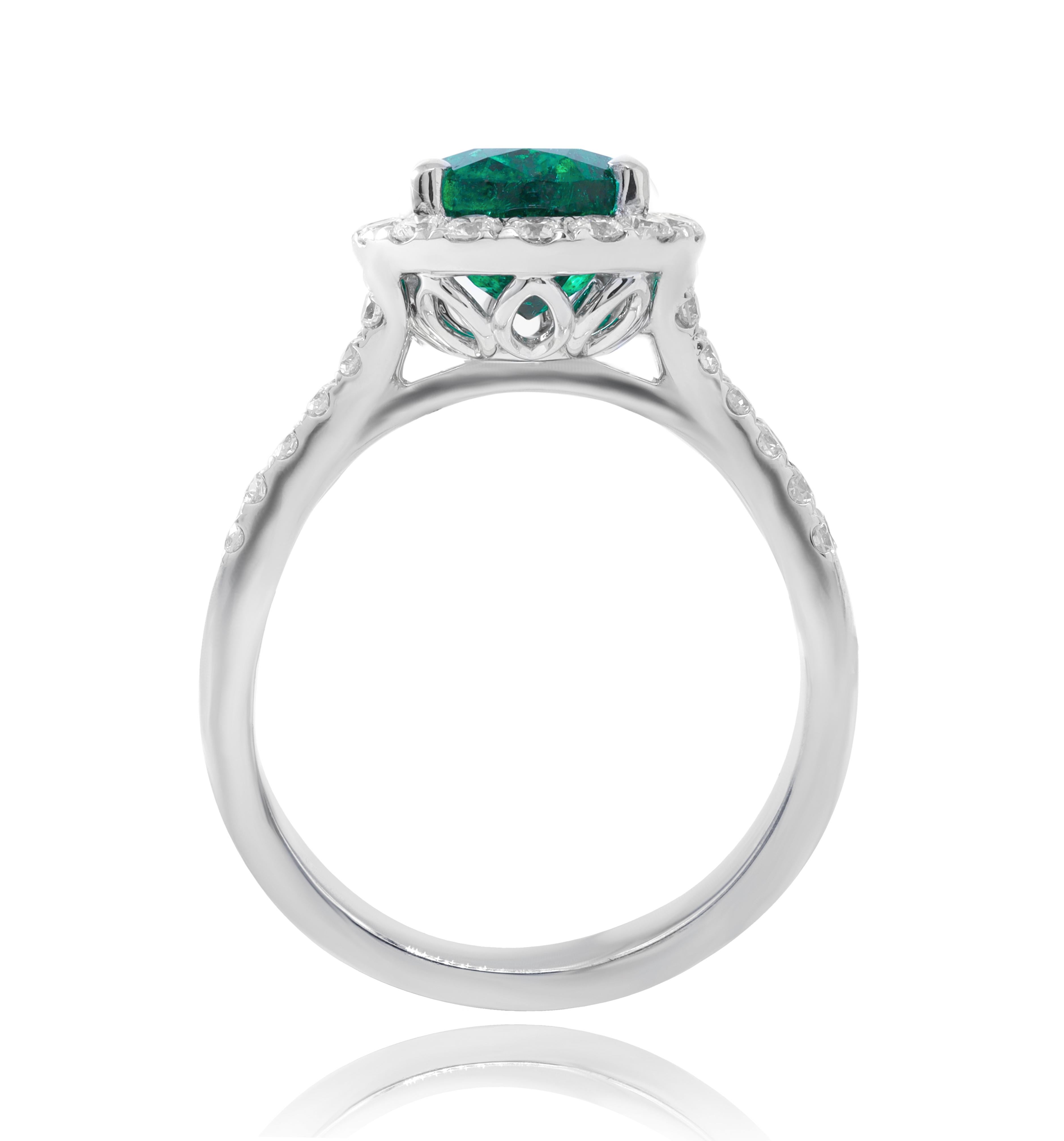 18k wg emerald ring, diamond 0.99ct. Emerald 2.97ct, 6.57gm, 43 st
