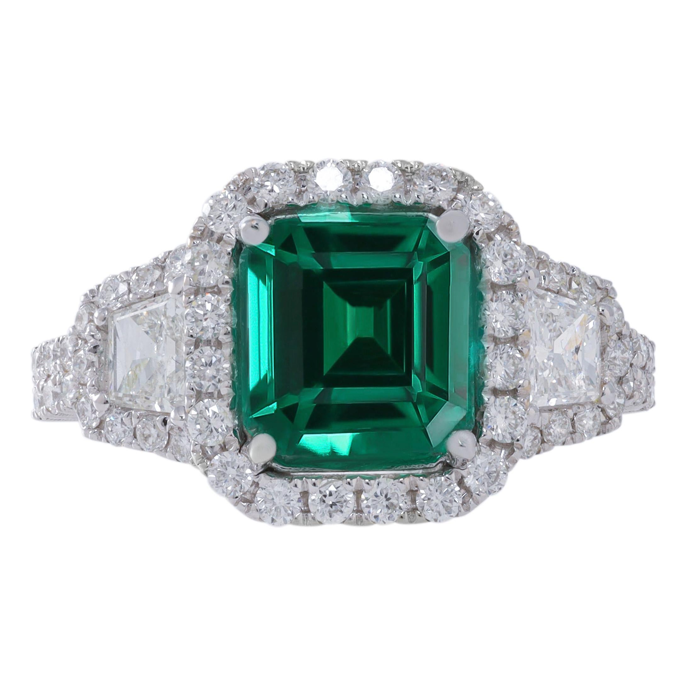 18k Wg Ring Diamond with 0.59ct Trp Diamond and Emerald 2.15ct For Sale