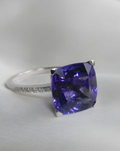 18k WGold 8,1 Karat Amethyst & 0,36 Karat Diamant Cocktail Ring Nancy Phillips