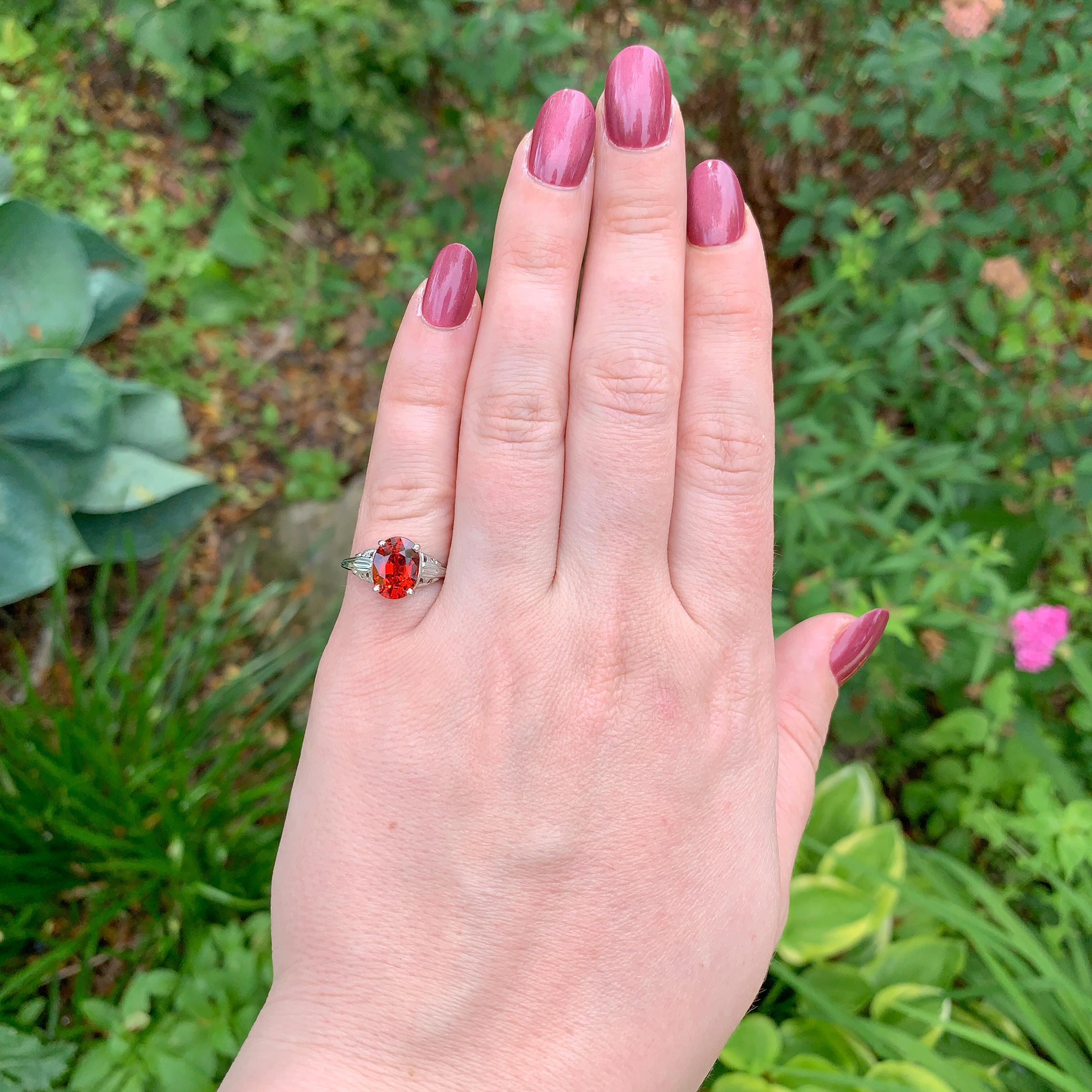 18K Weißgold 3,53 Karat Spessartin Granat Ring Größe 5,75 im Angebot 1