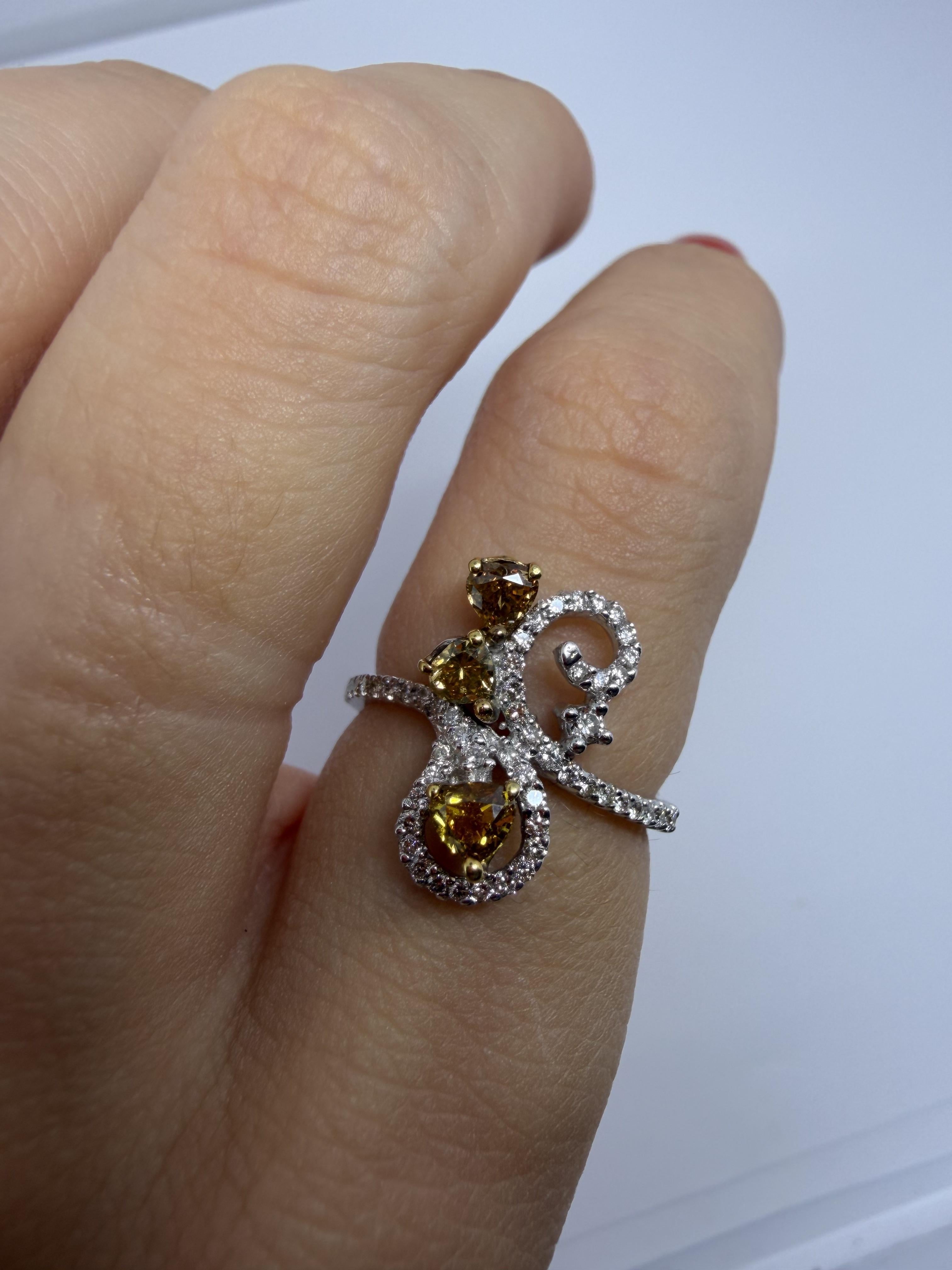 Anello con diamante bianco e marrone 18k In condizioni buone in vendita a New York, NY