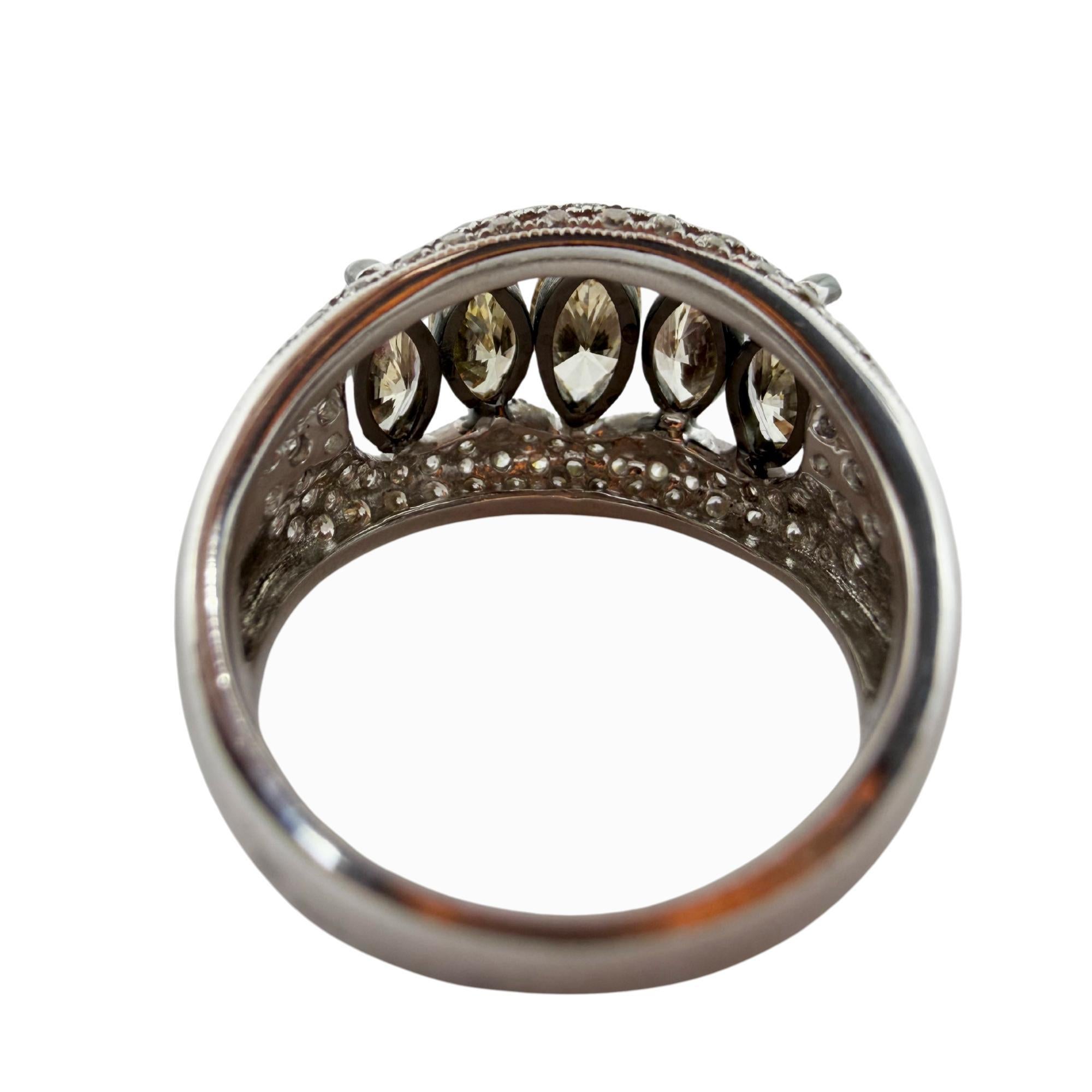 Bague à large bandeau en diamant taillé en marquise 18k blanc et champagne brun Pour femmes en vente