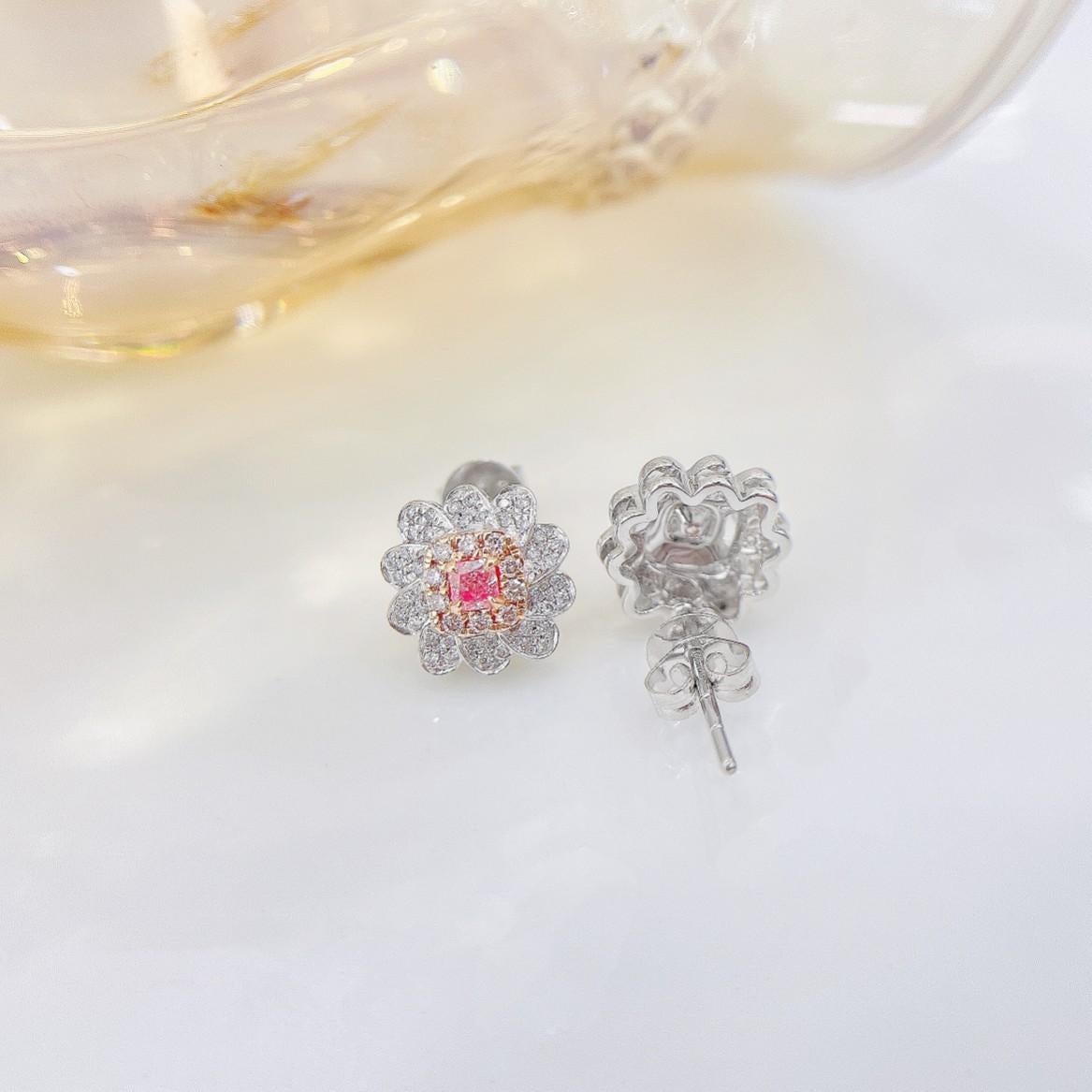 18K White and Pink Gold Diamond Cushion-Cut Floral Stud Earrings In New Condition For Sale In Hong Kong, HK