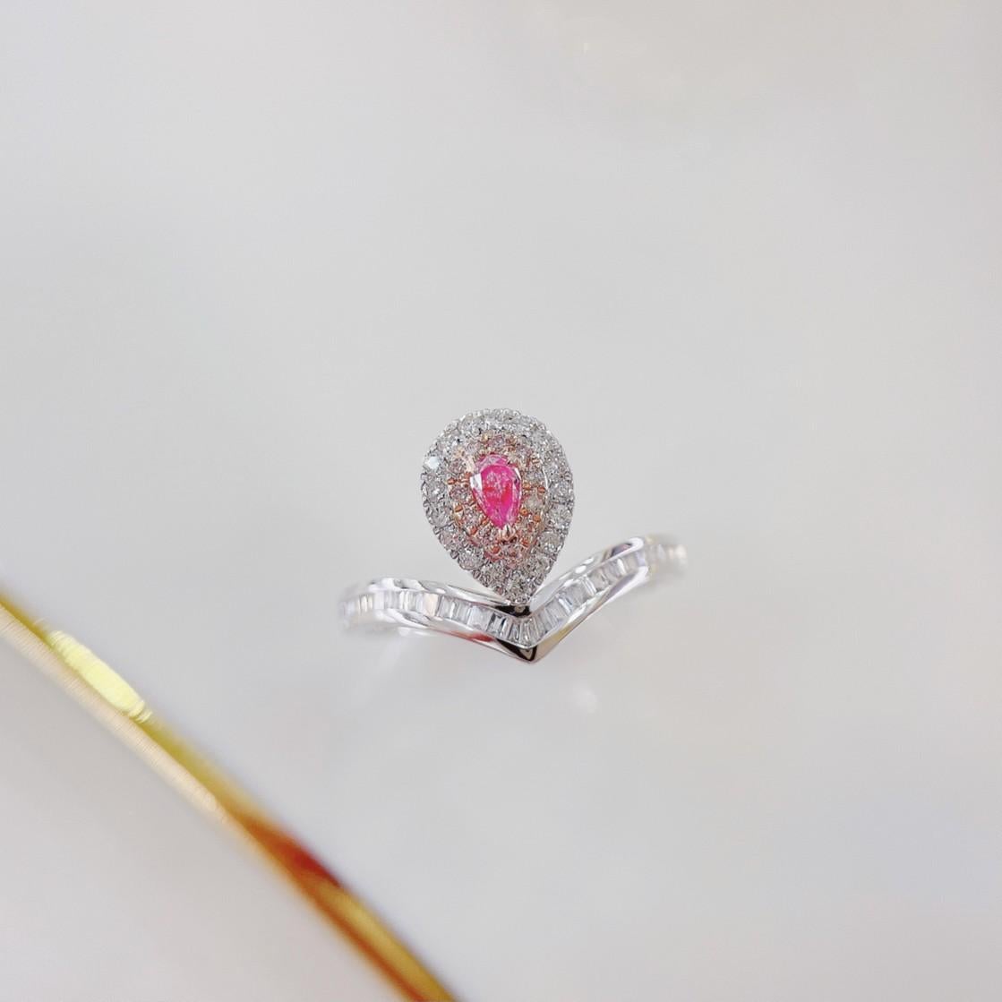 in vendita:  Anello a goccia con diamante in oro bianco e rosa 18K V.I.I. 2