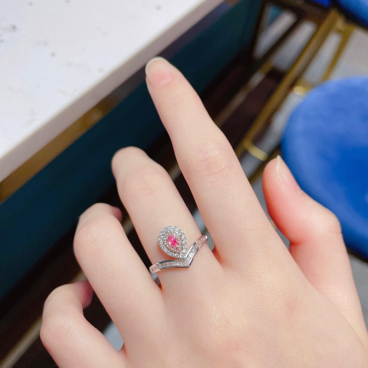 in vendita:  Anello a goccia con diamante in oro bianco e rosa 18K V.I.I. 5