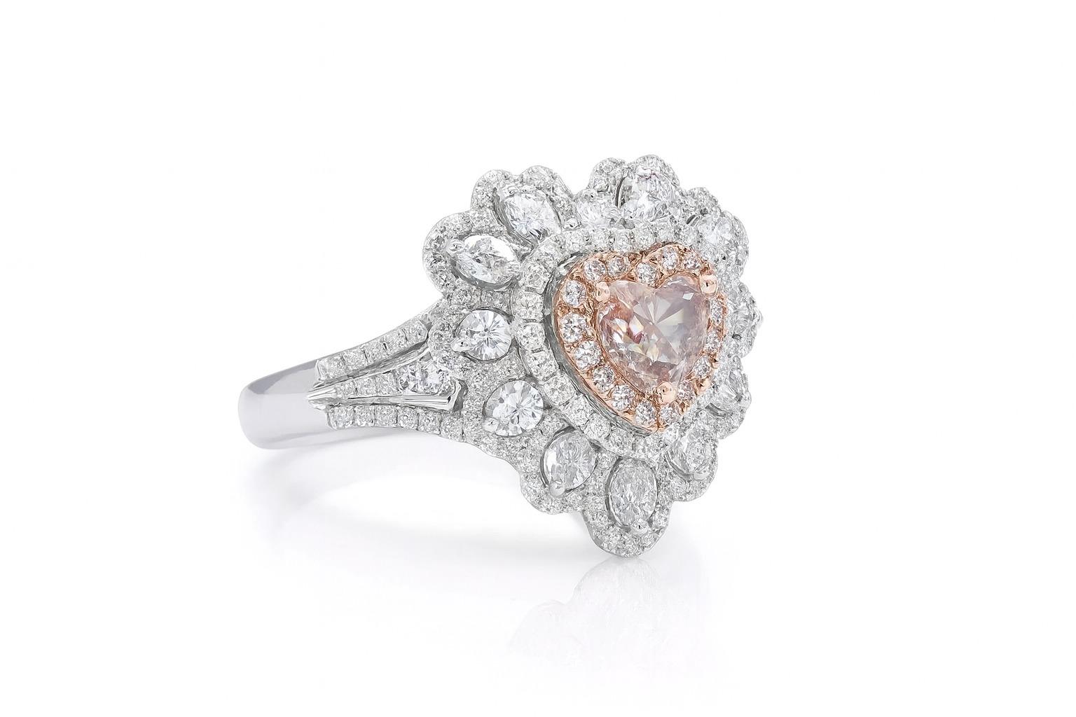 Anillo de Diamante Corazón Rosa Marrón Fancy Certificado GIA en Oro Blanco y Rosa de 18 quilates Corte de corazón en venta