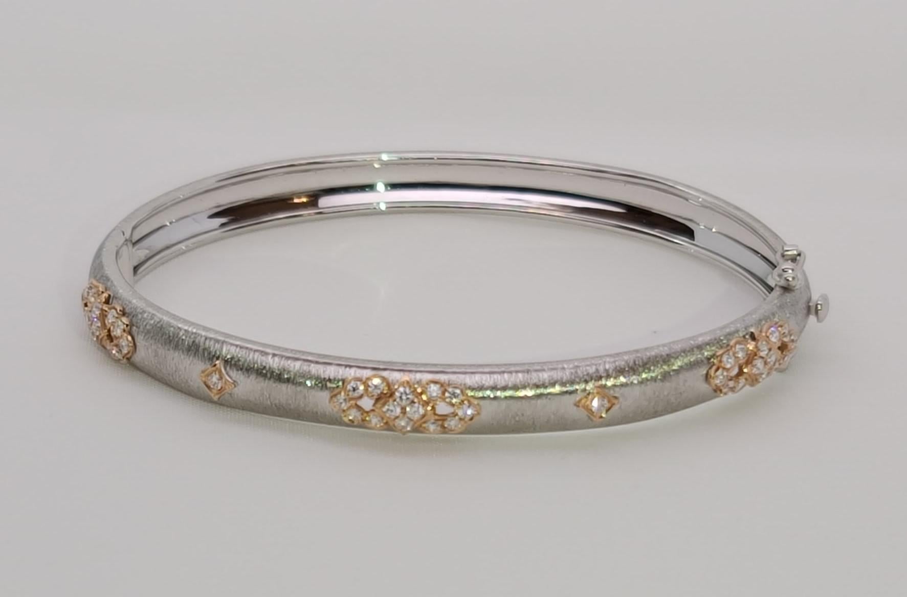18 Karat White and Rose Gold Modern Link Bracelet Bangle in Florentine Finish 3