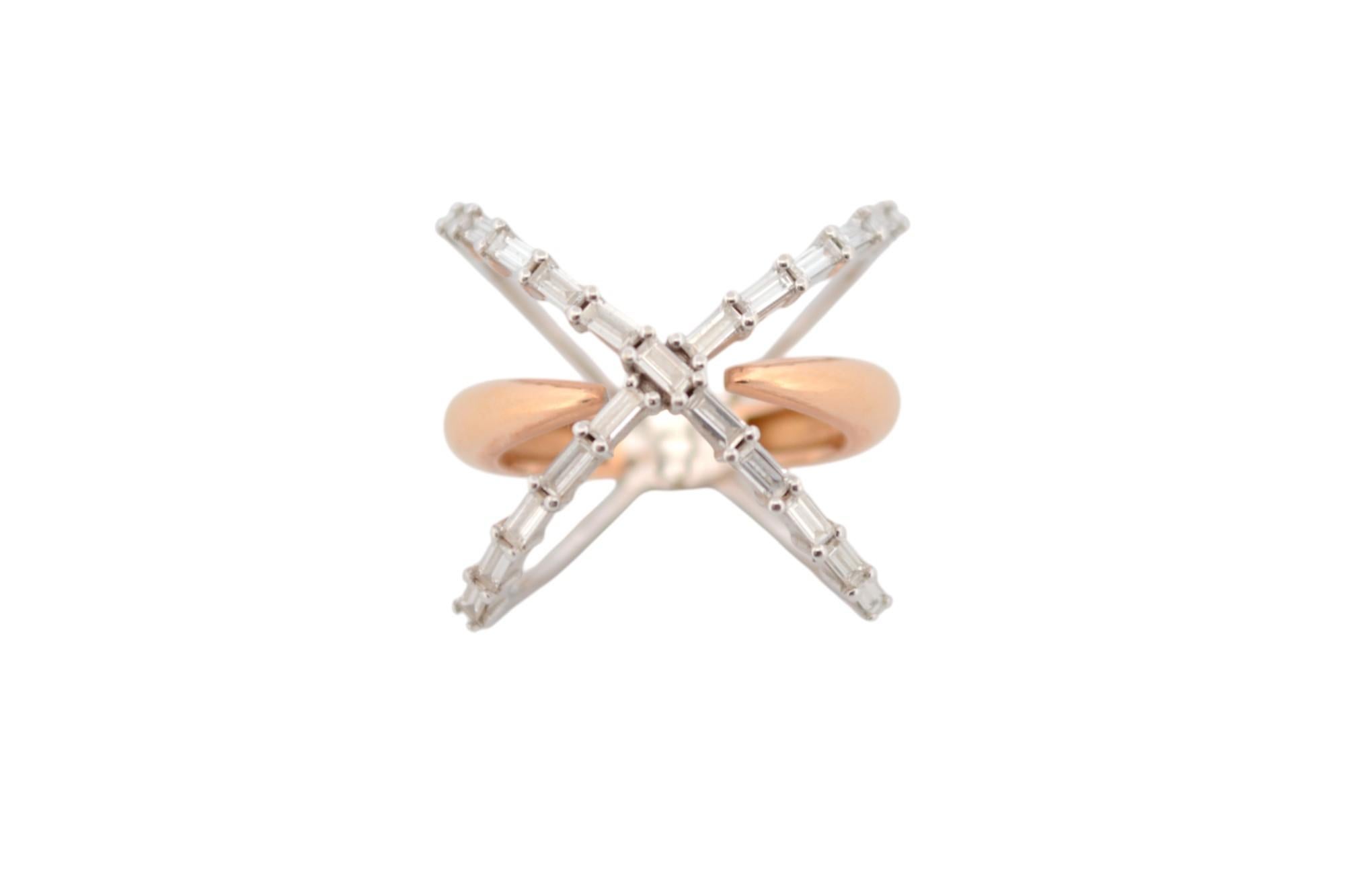 Dieser exquisite und raffinierte Ring aus 18 Karat Weiß- und Roségold stellt die perfekte Harmonie zwischen zwei Goldtönen dar. Sein kühnes und doch raffiniertes Design ist mit 21 natürlichen Diamanten im Baguetteschliff von insgesamt 0,60 Karat