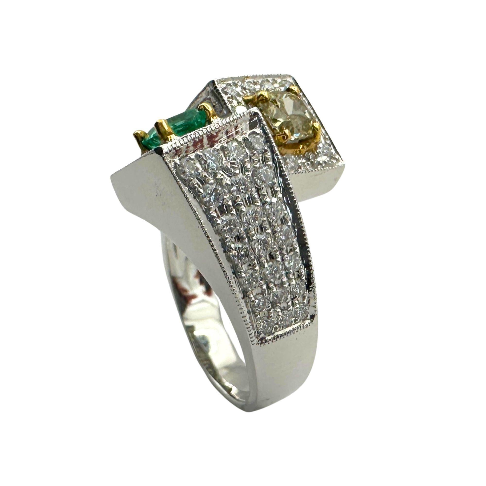 Women's 18k White and Yellow Diamond and Emerald Ring For Sale