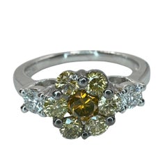 18k White and Yellow Diamond Flower Ring