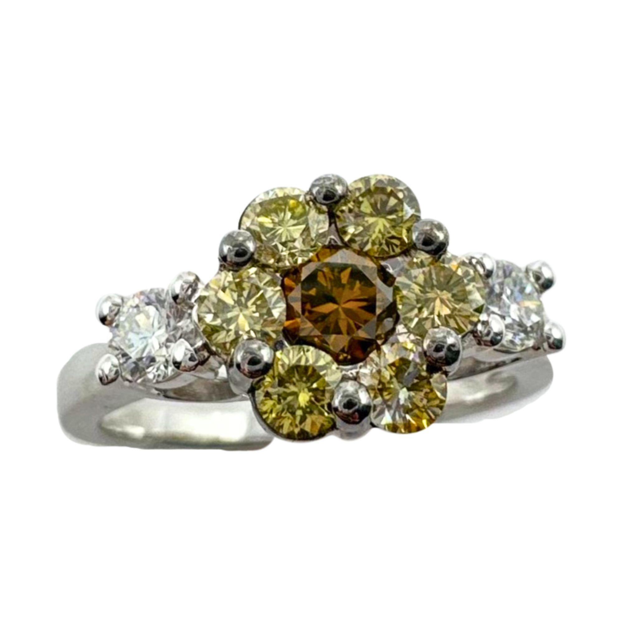 18k Weiß und Gelb Diamant Blume Ring im Angebot 1
