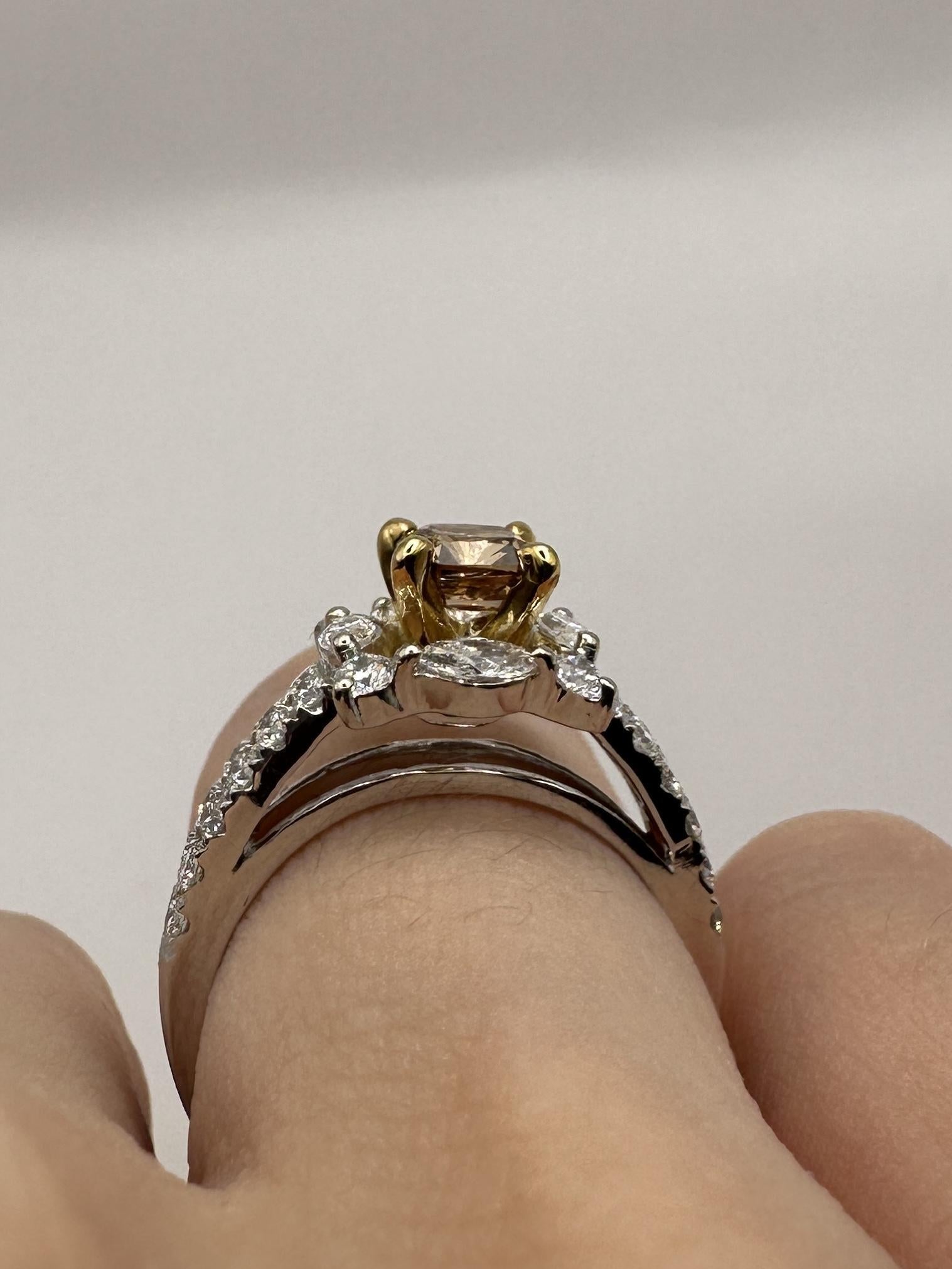 Anello con diamante bianco e giallo 18k in vendita 6