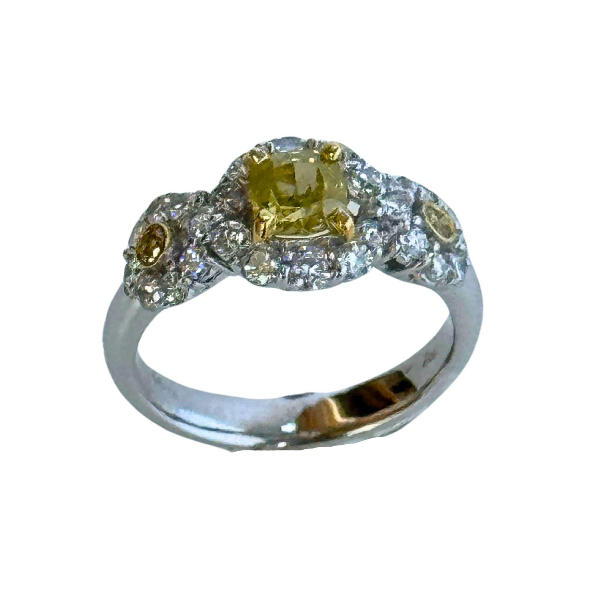 Round Cut 18k White and Yellow Diamond Ring