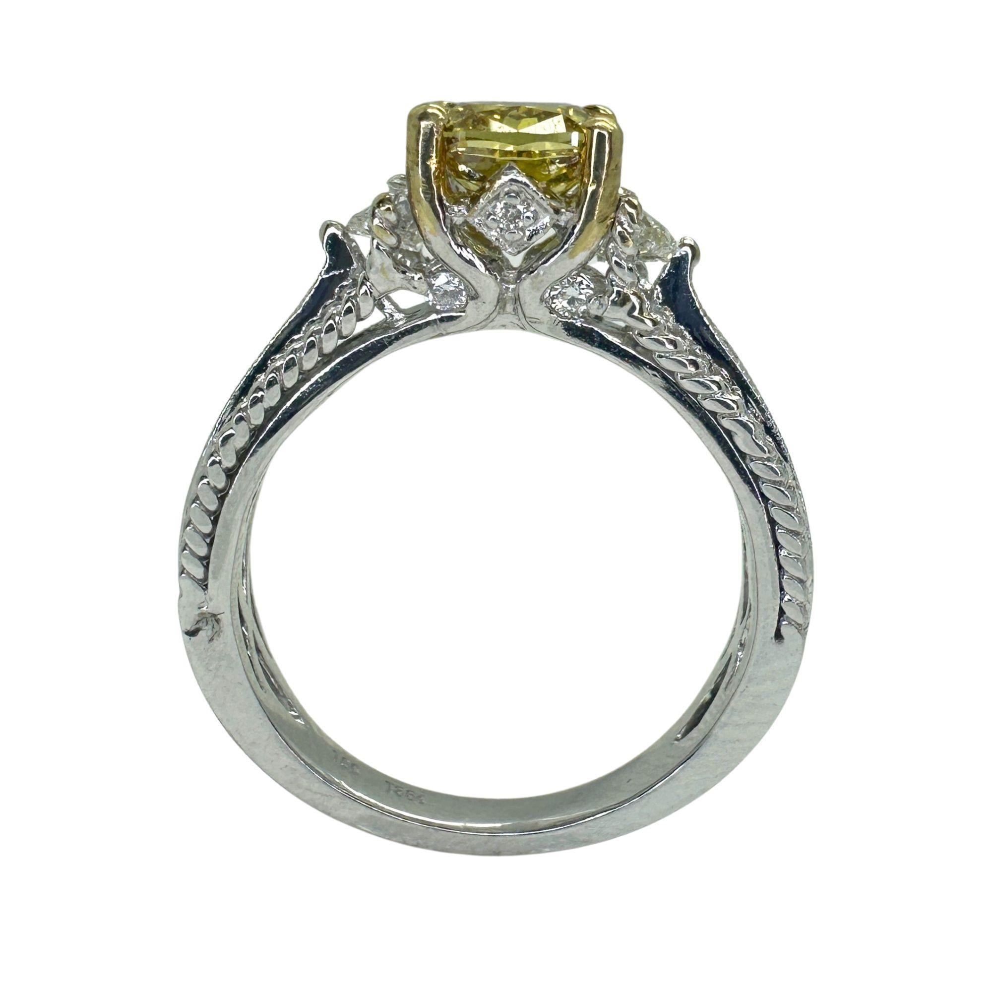 Women's 18k White and Yellow Diamond Ring For Sale