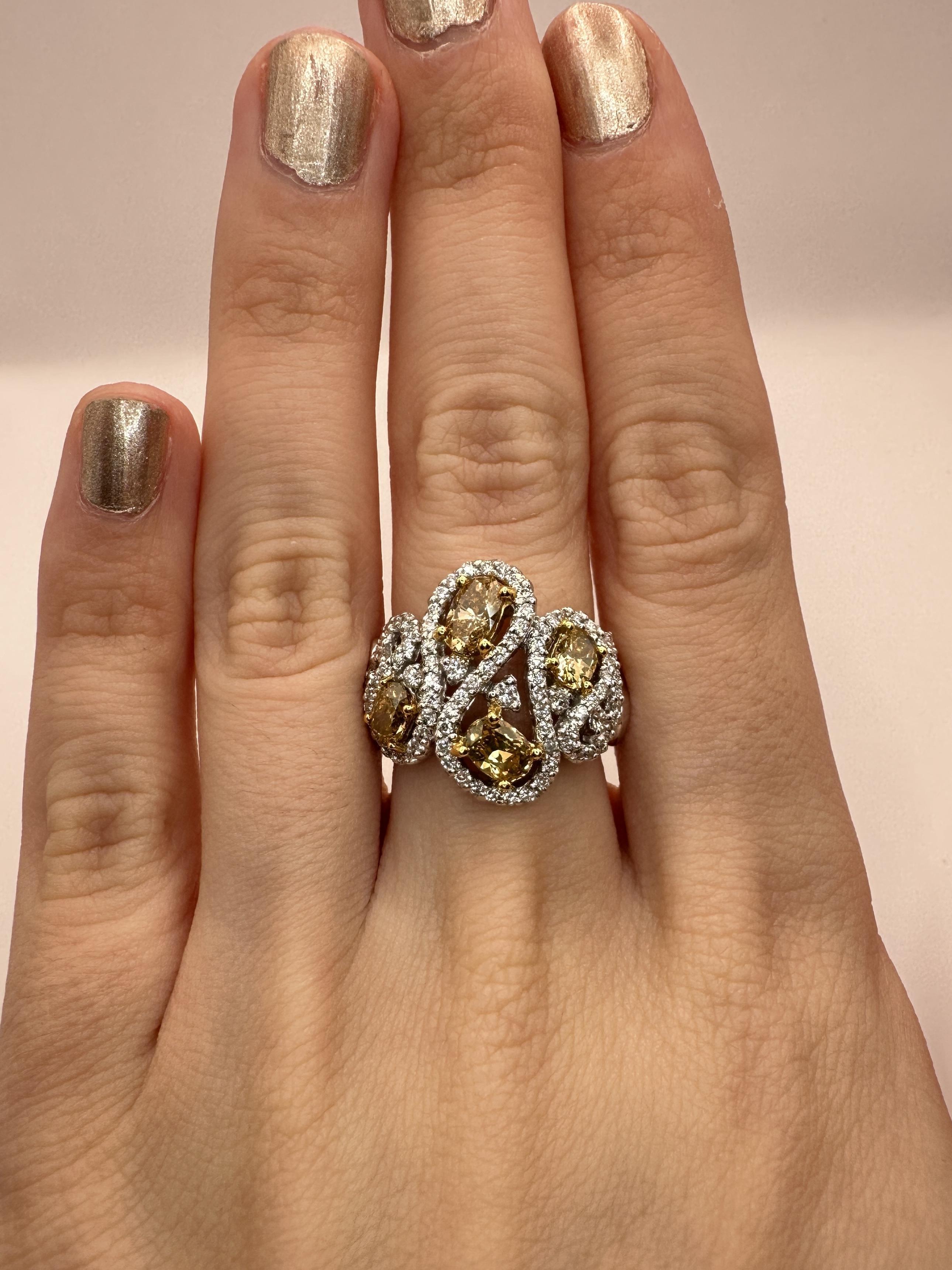 18k White and Yellow Diamond Ring For Sale 2