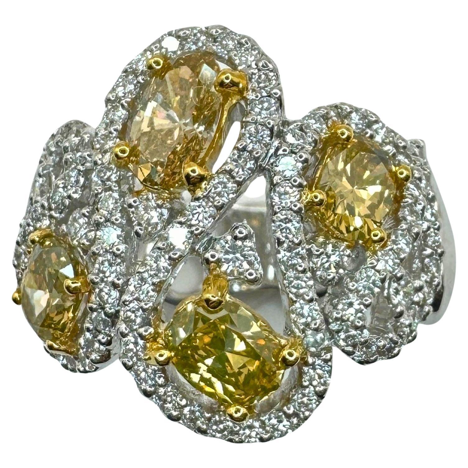 18k White and Yellow Diamond Ring For Sale