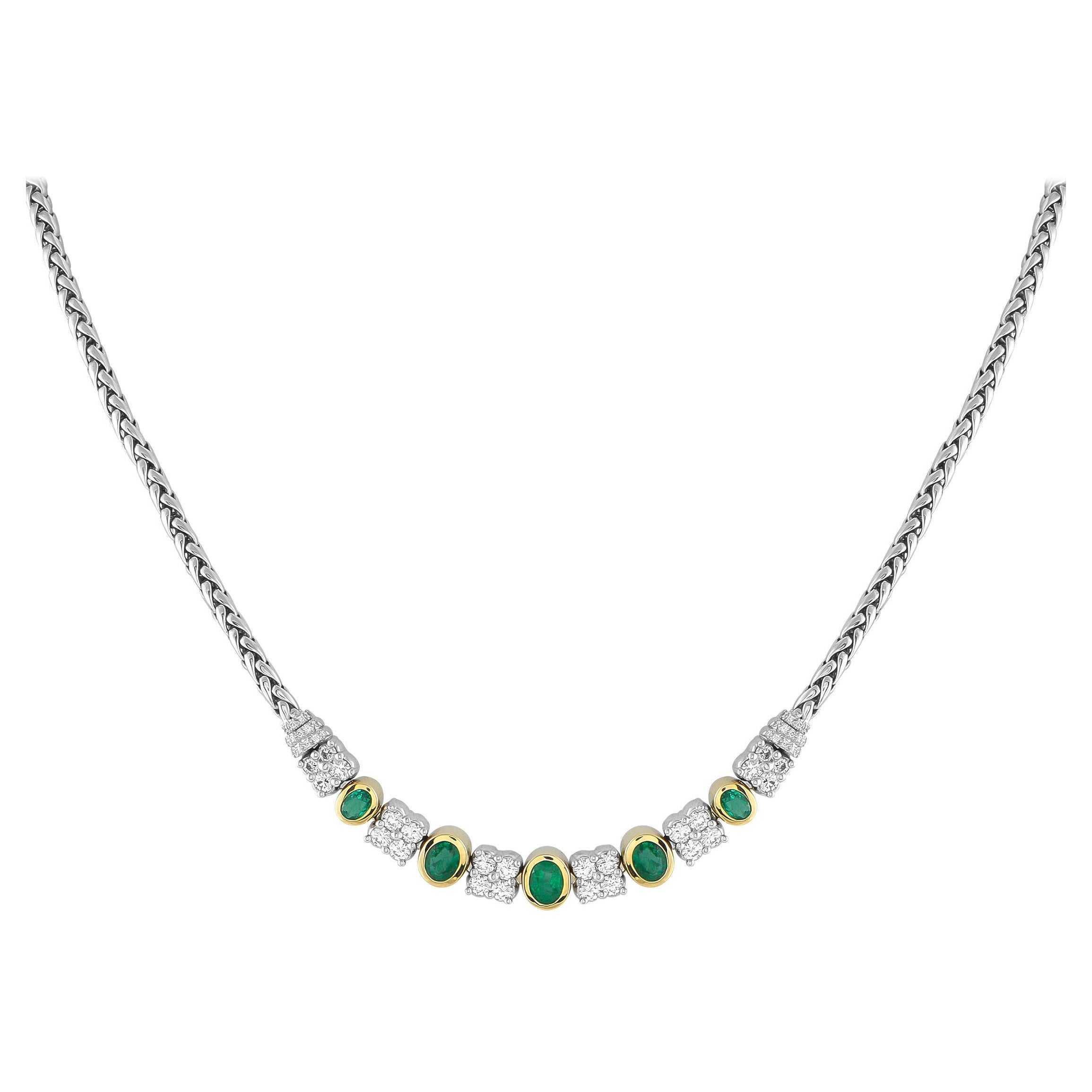 Collana in oro bianco e giallo 18 carati con diamanti e smeraldi da 1,65 carati