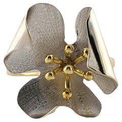 18K White and Yellow Gold 2 Tone Flower Ring