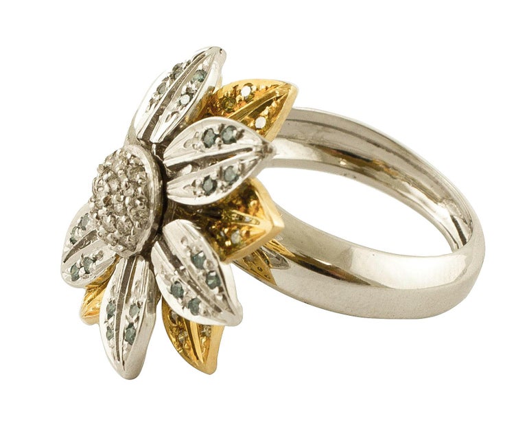 18 Karat White and Yellow Gold and Fancy Diamonds, Daisy Ring For Sale at 1stDibs