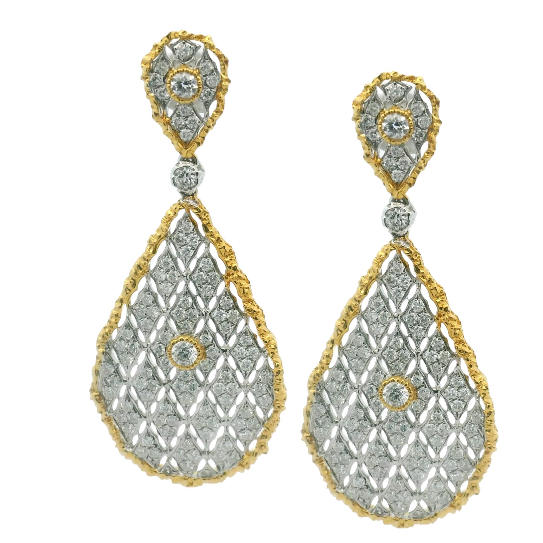 18 Karat Weiß- und Gelbgold Tropfenohrring mit italienischer Spitzentechnik im Zustand „Neu“ im Angebot in Great Neck, NY