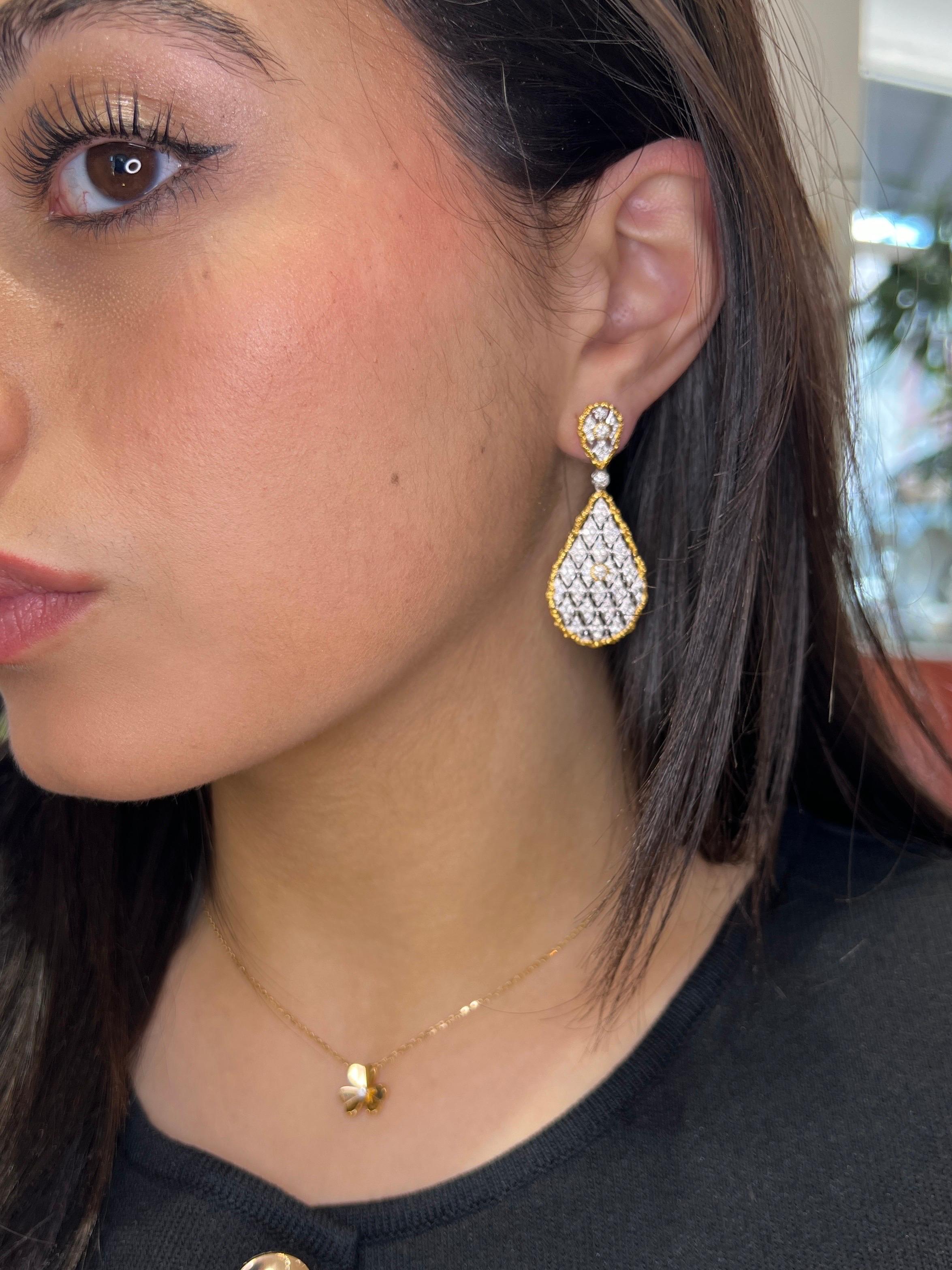 18 Karat Weiß- und Gelbgold Tropfenohrring mit italienischer Spitzentechnik Damen im Angebot