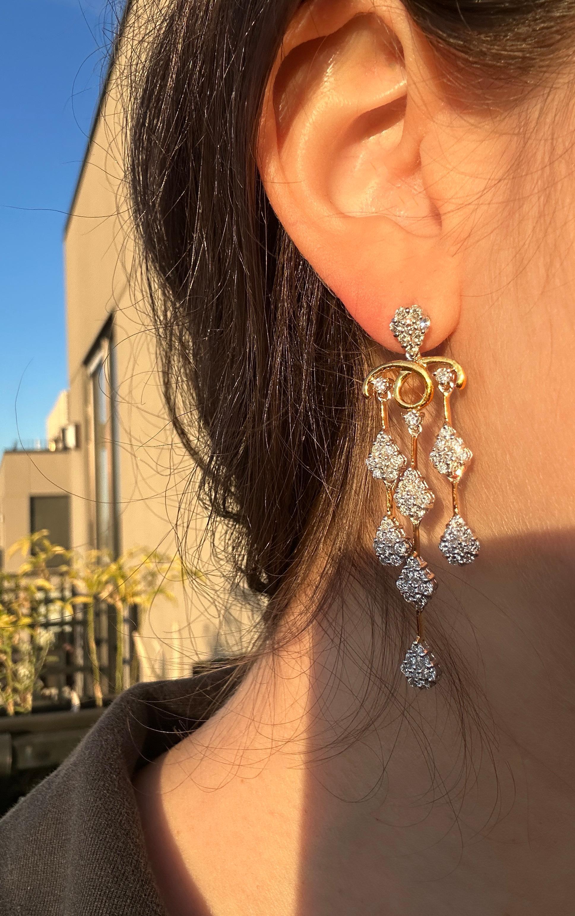 18K White and Yellow Gold Diamond Earrings For Sale 2