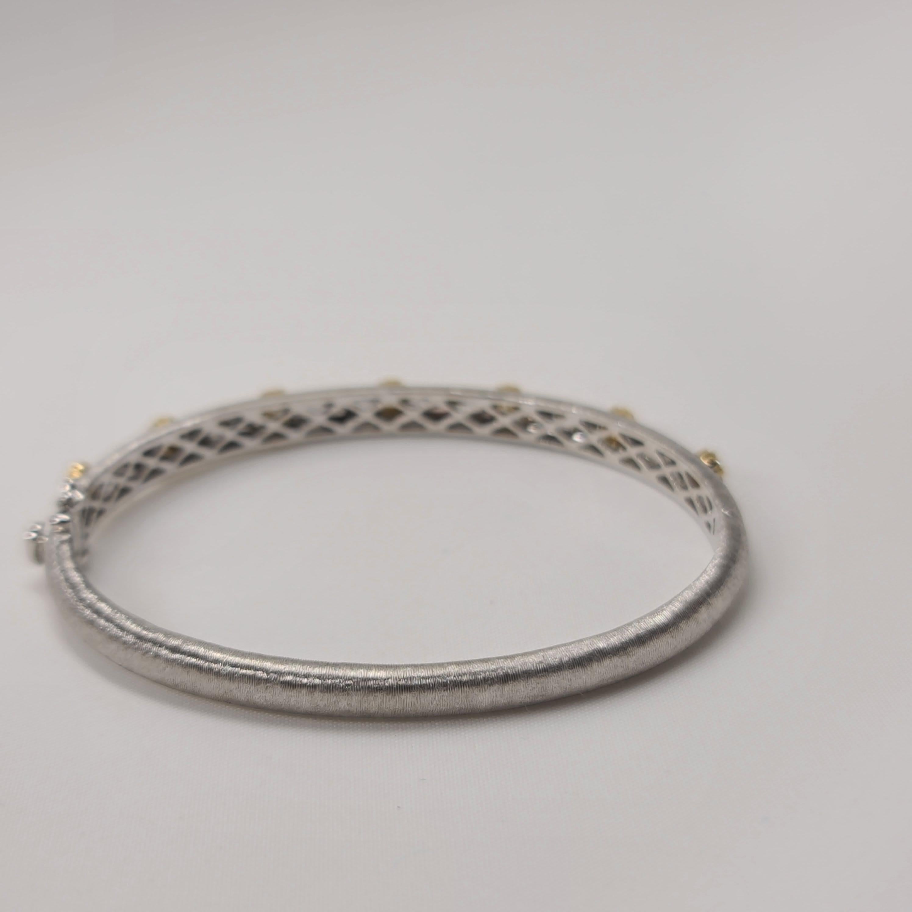 18K White and Yellow Gold Diamonds Bangle Link Bracelet in Florentine Finish In New Condition In Hong Kong, HK