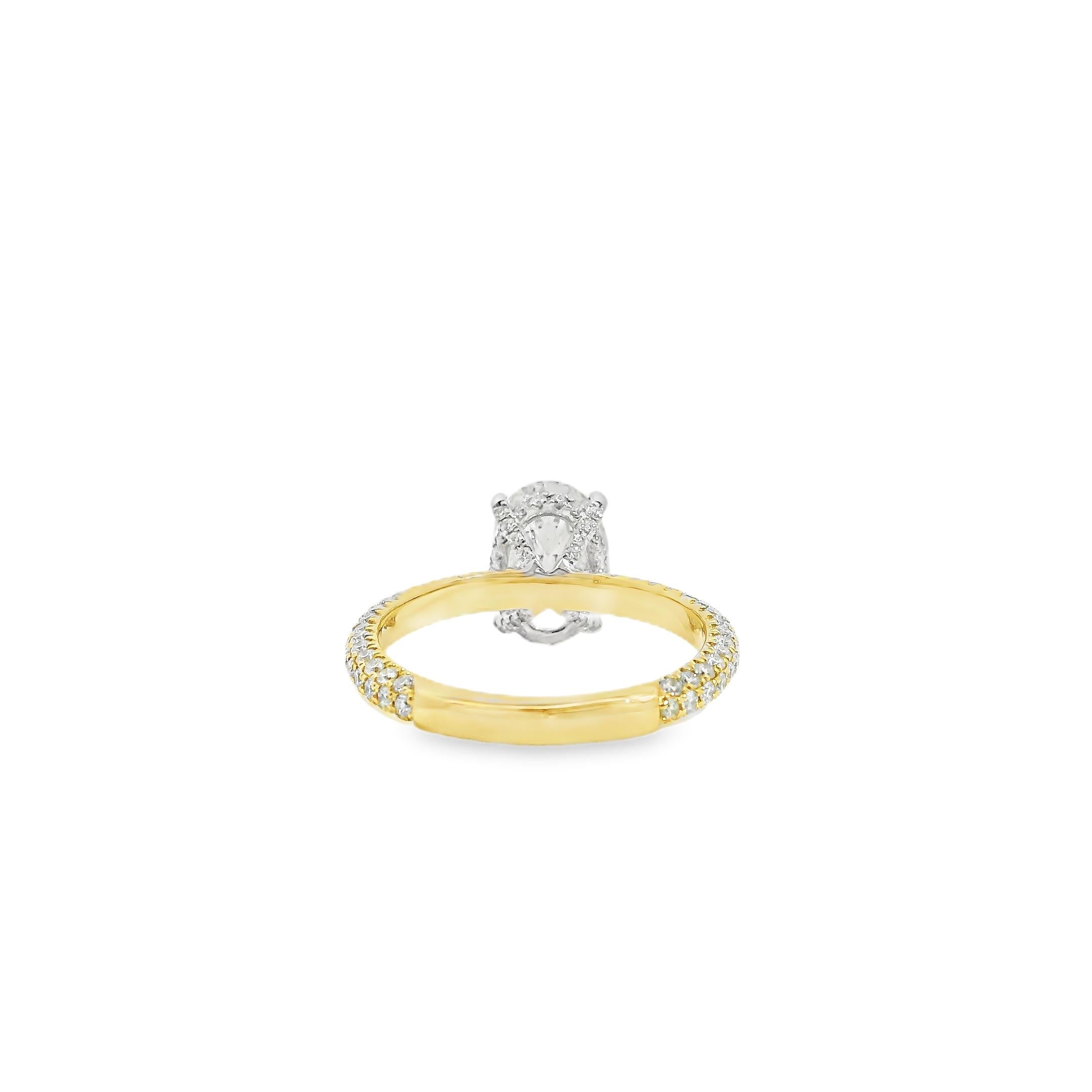18k White and Yellow Gold GIA Certified 2.01ctw Oval Diamond Ring en vente 6