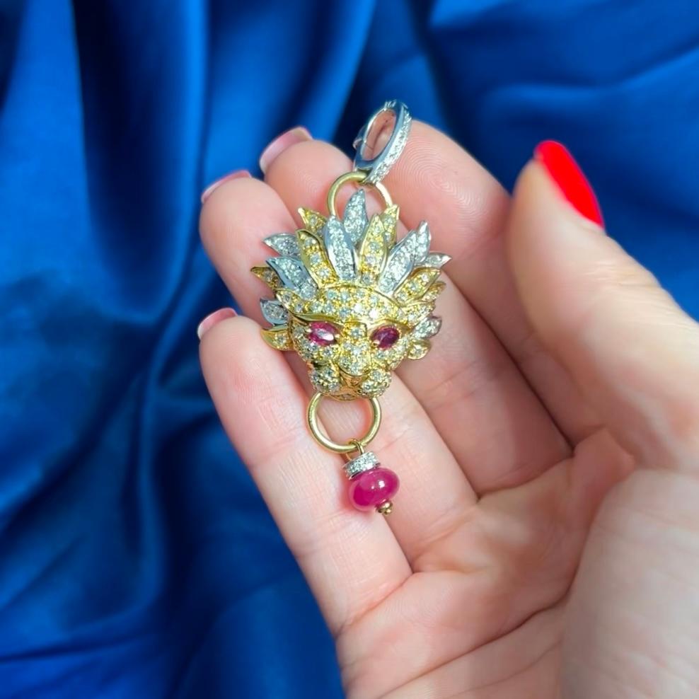 18K White and Yellow Gold Lion Pendant with Diamonds and Rubies For Sale 1