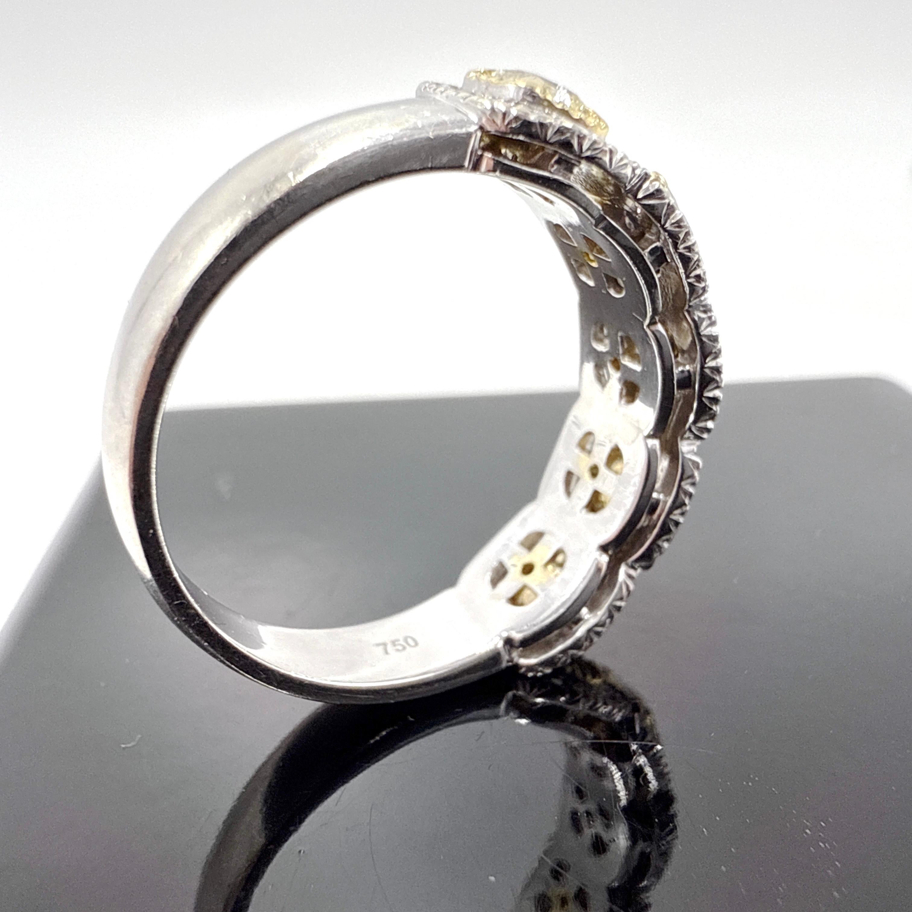 Women's or Men's 18K White and Yellow Gold Natural Fancy Yellow and White Diamond Ring 1.42TCW For Sale