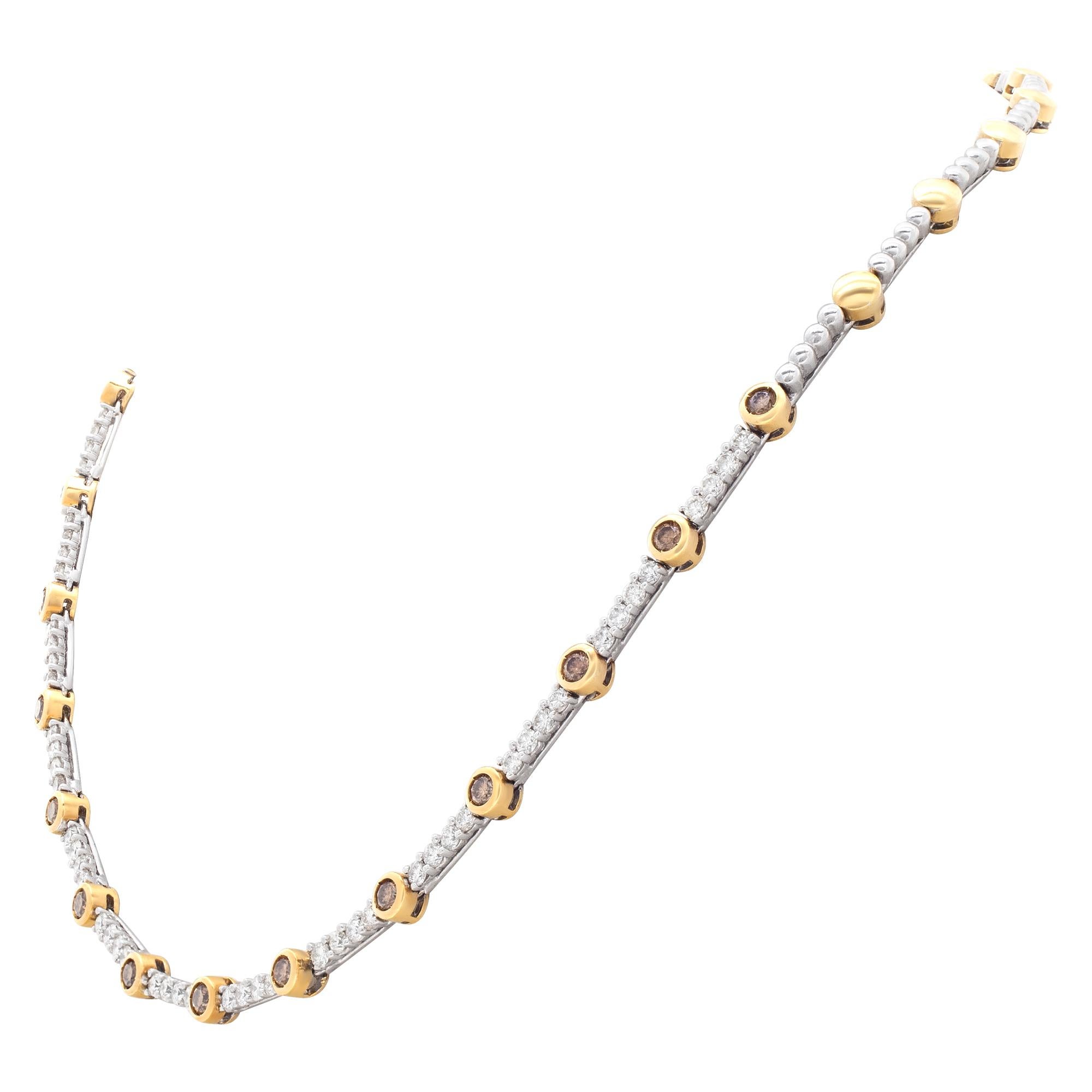 18k White and Yellow Gold Necklace with White and Yellow Diamonds In Excellent Condition For Sale In Surfside, FL