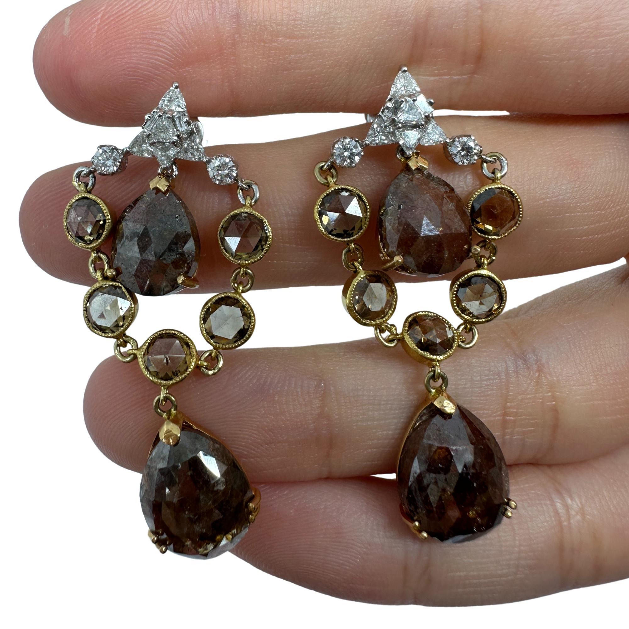 Boucles d'oreilles pendantes en or blanc et jaune 18k avec diamant taillé en rose et brun Bon état - En vente à New York, NY