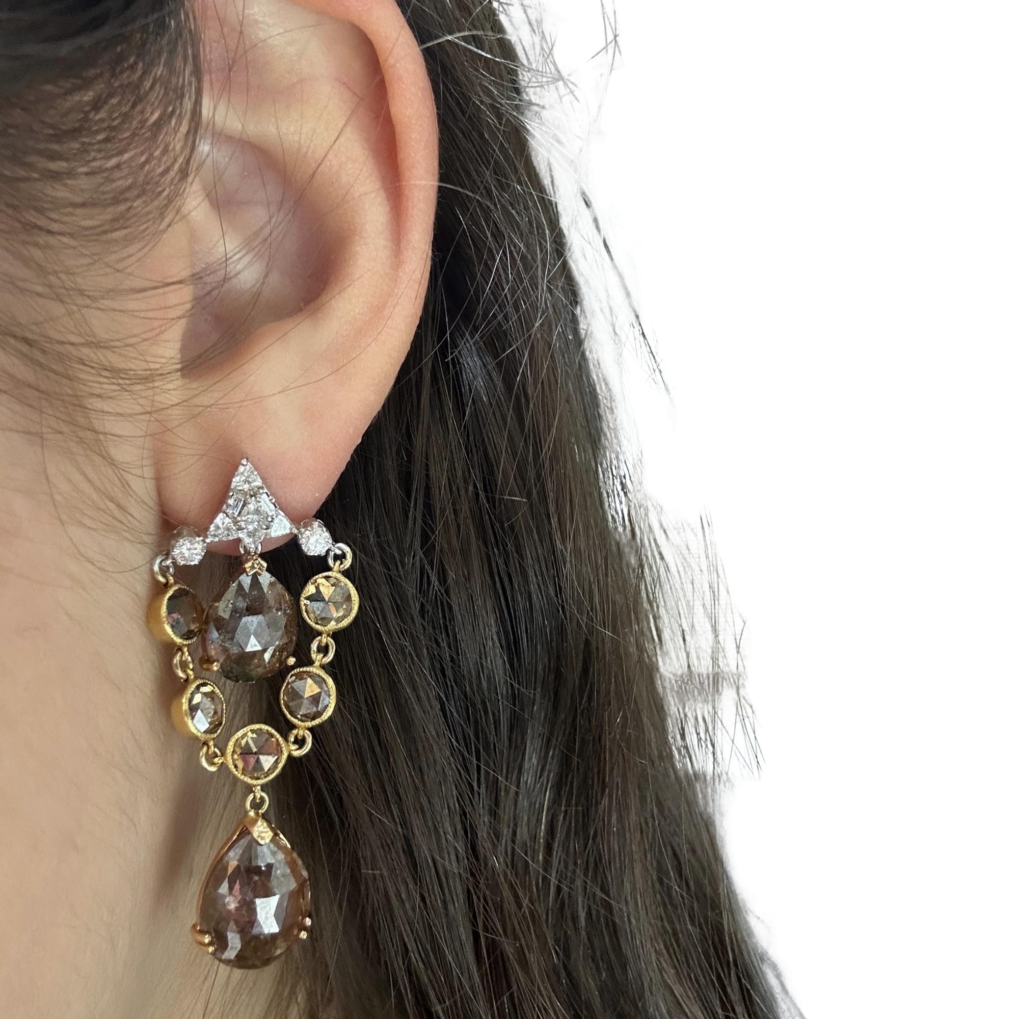 Boucles d'oreilles pendantes en or blanc et jaune 18k avec diamant taillé en rose et brun en vente 4