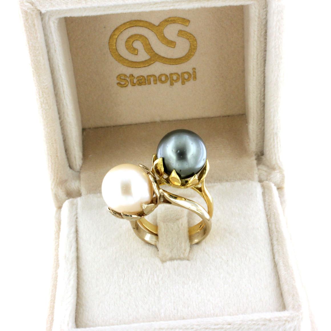 Modern 18k White Yellow Gold With White Pearl and Tahiti Pearl Cocktail Timeless Ring For Sale