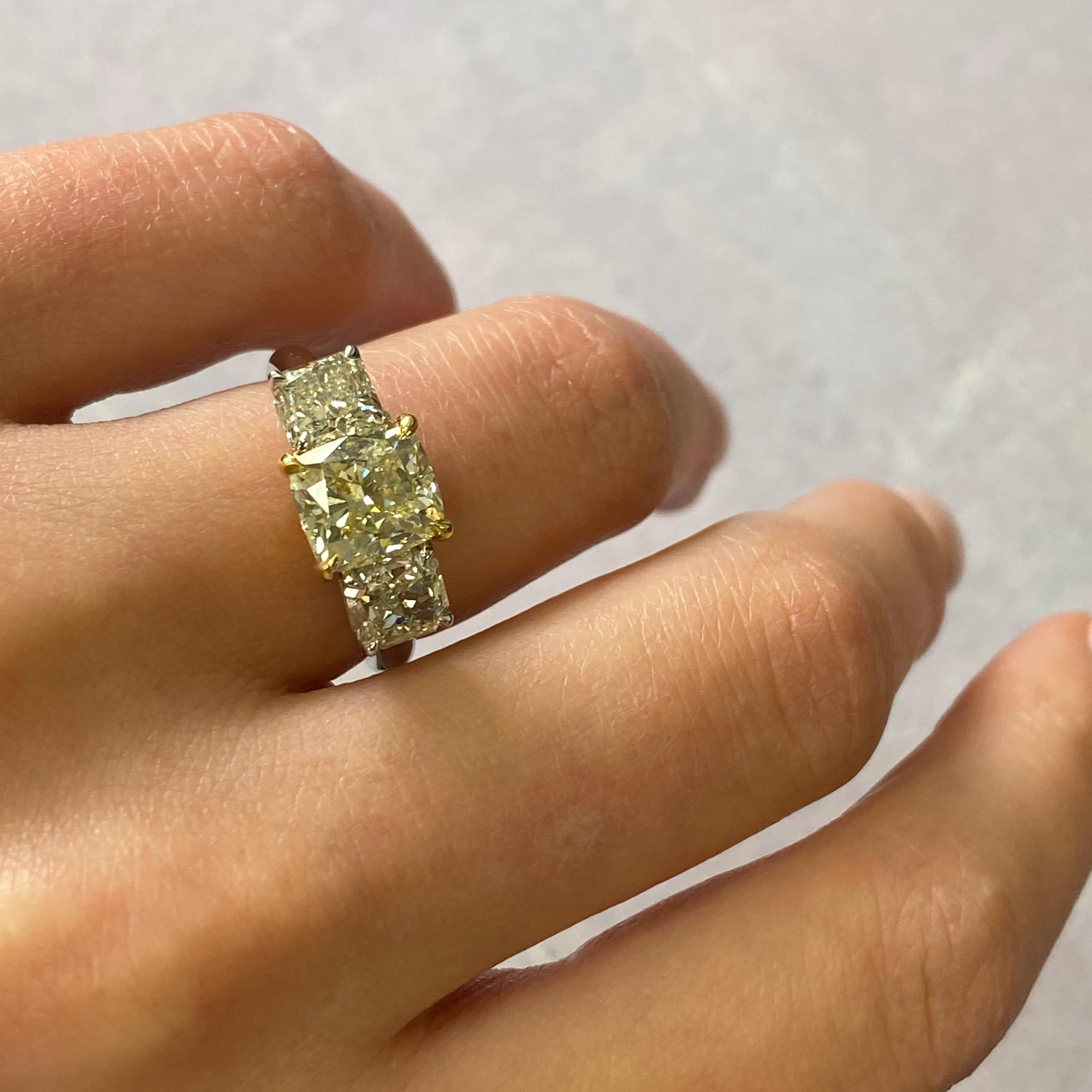 18 Karat White and Yellow Gold Yellow Diamond Three-Stone Ring 4.20 Carat 2