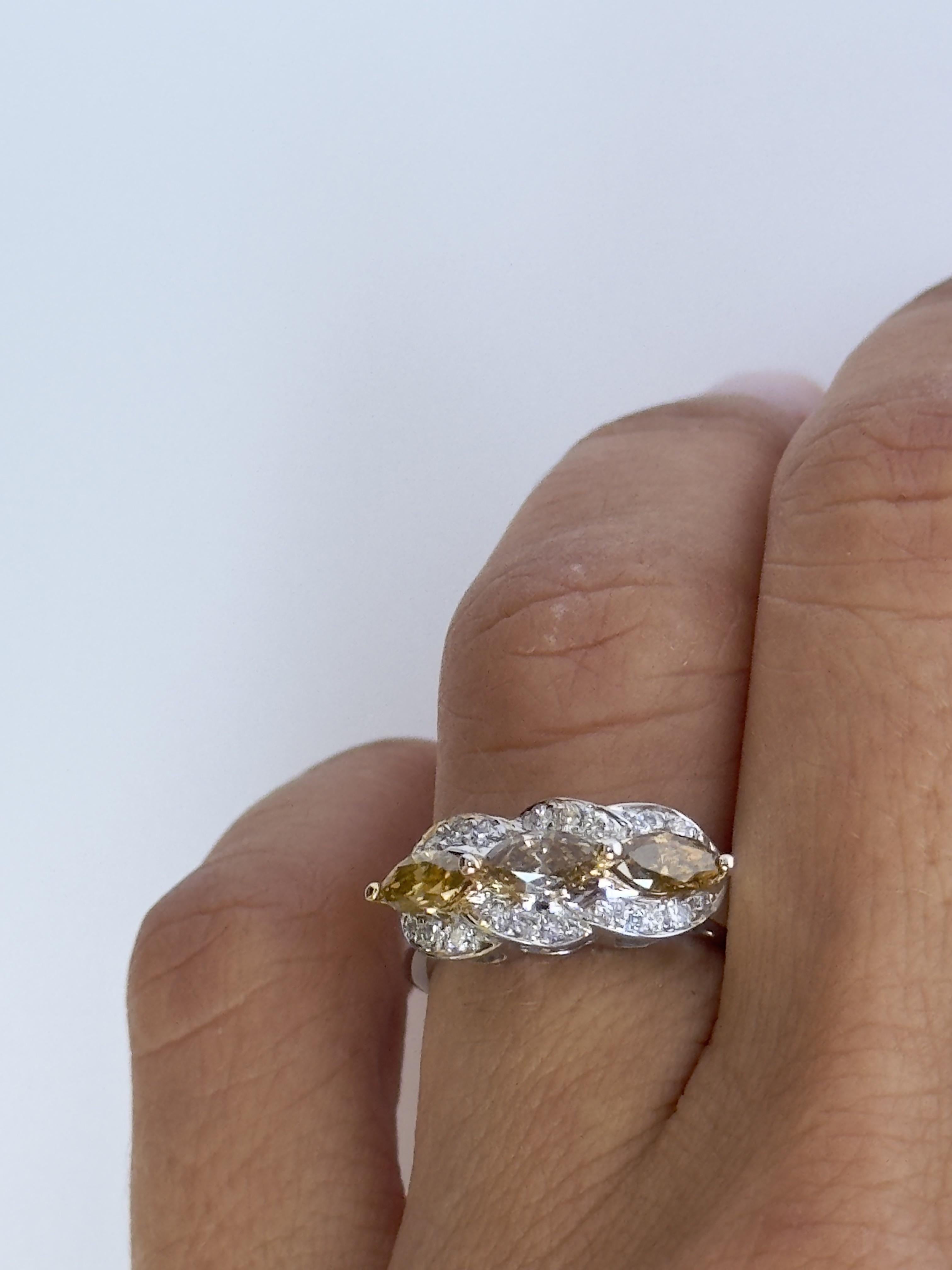 Women's 18k White and Yellow Marquise Diamond Ring For Sale