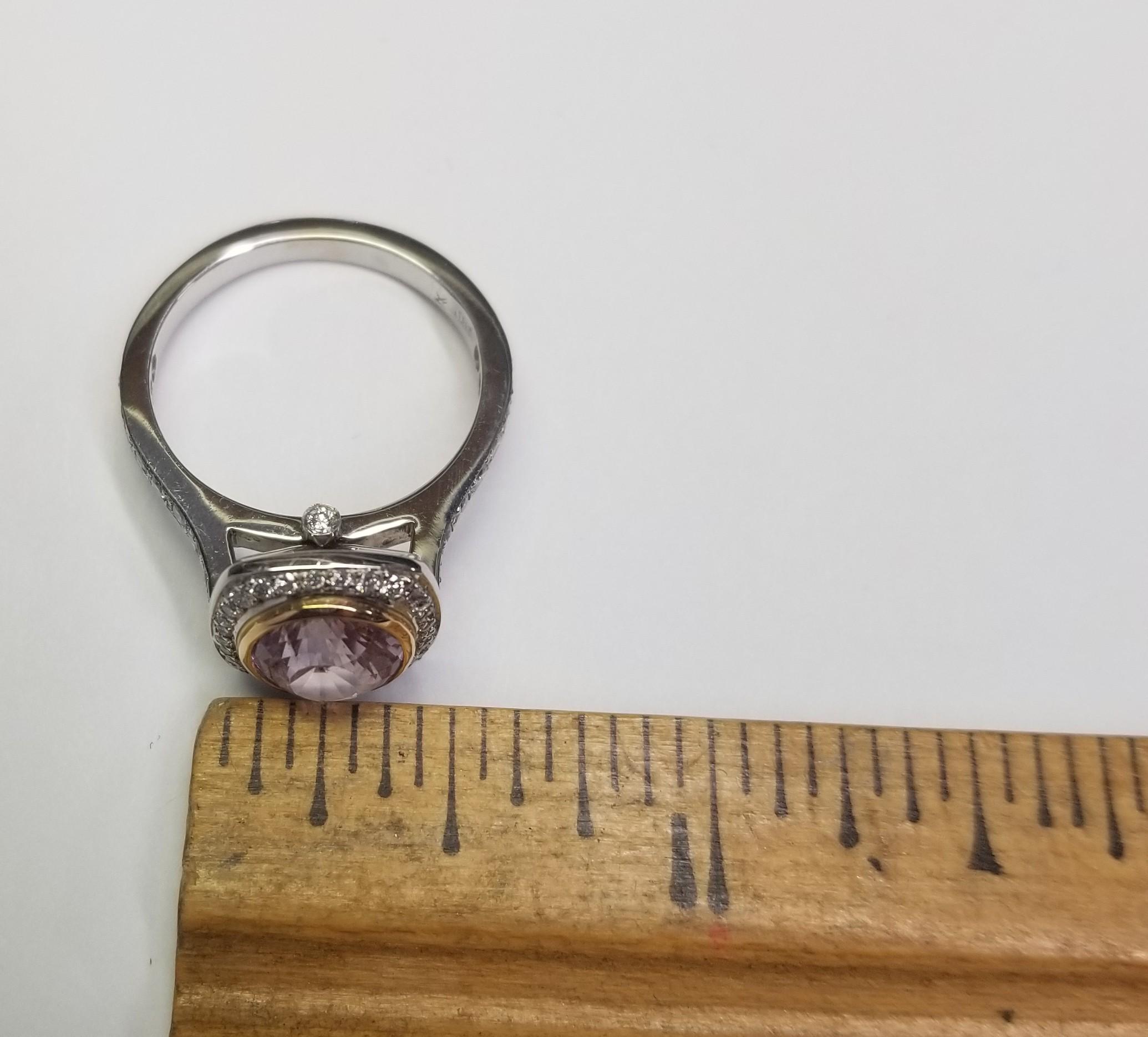 18k White and Yellow Oval Pink Sapphire and Diamond Pave' Ring In New Condition For Sale In Los Angeles, CA