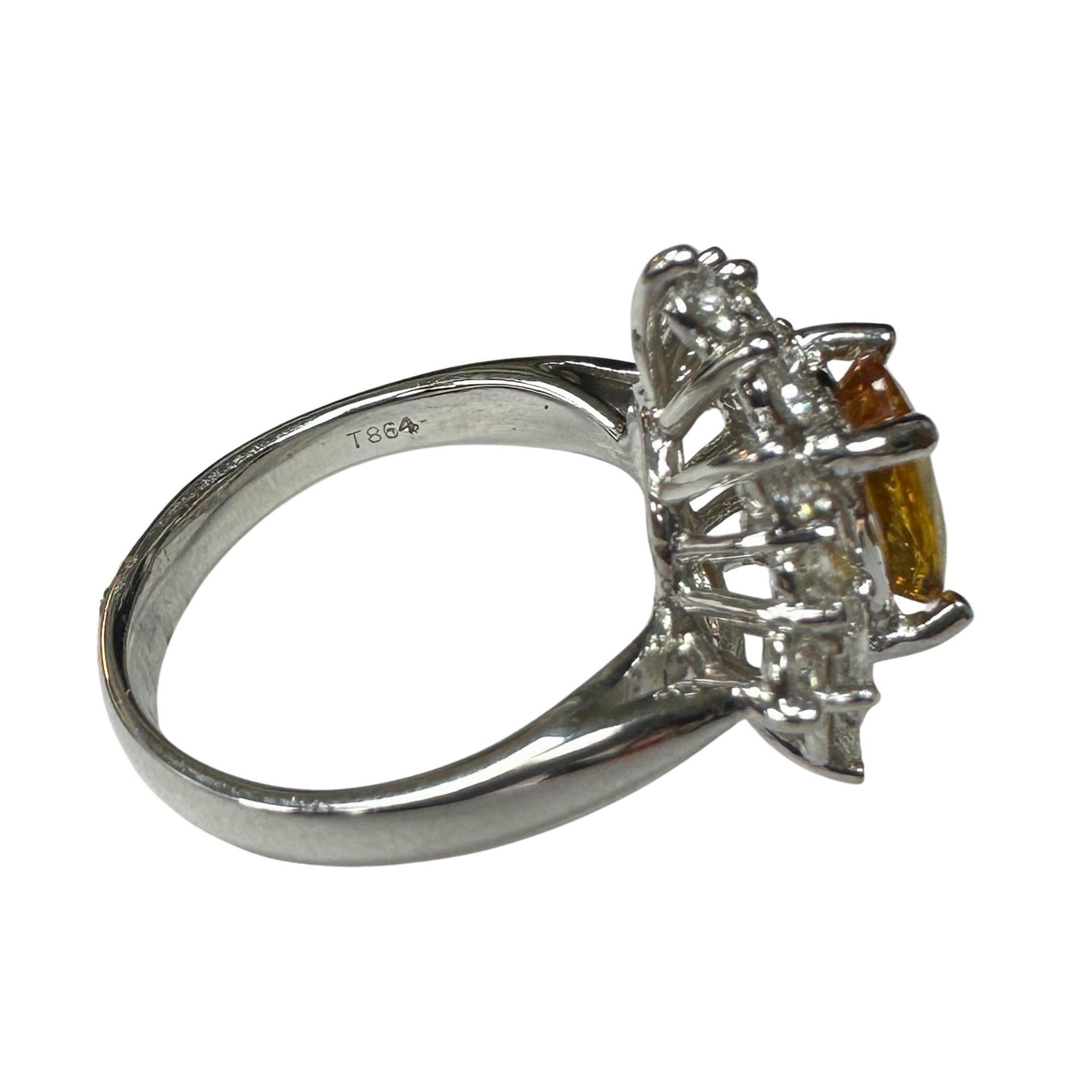 Women's or Men's 18k White and Yellow Sapphire Ring For Sale