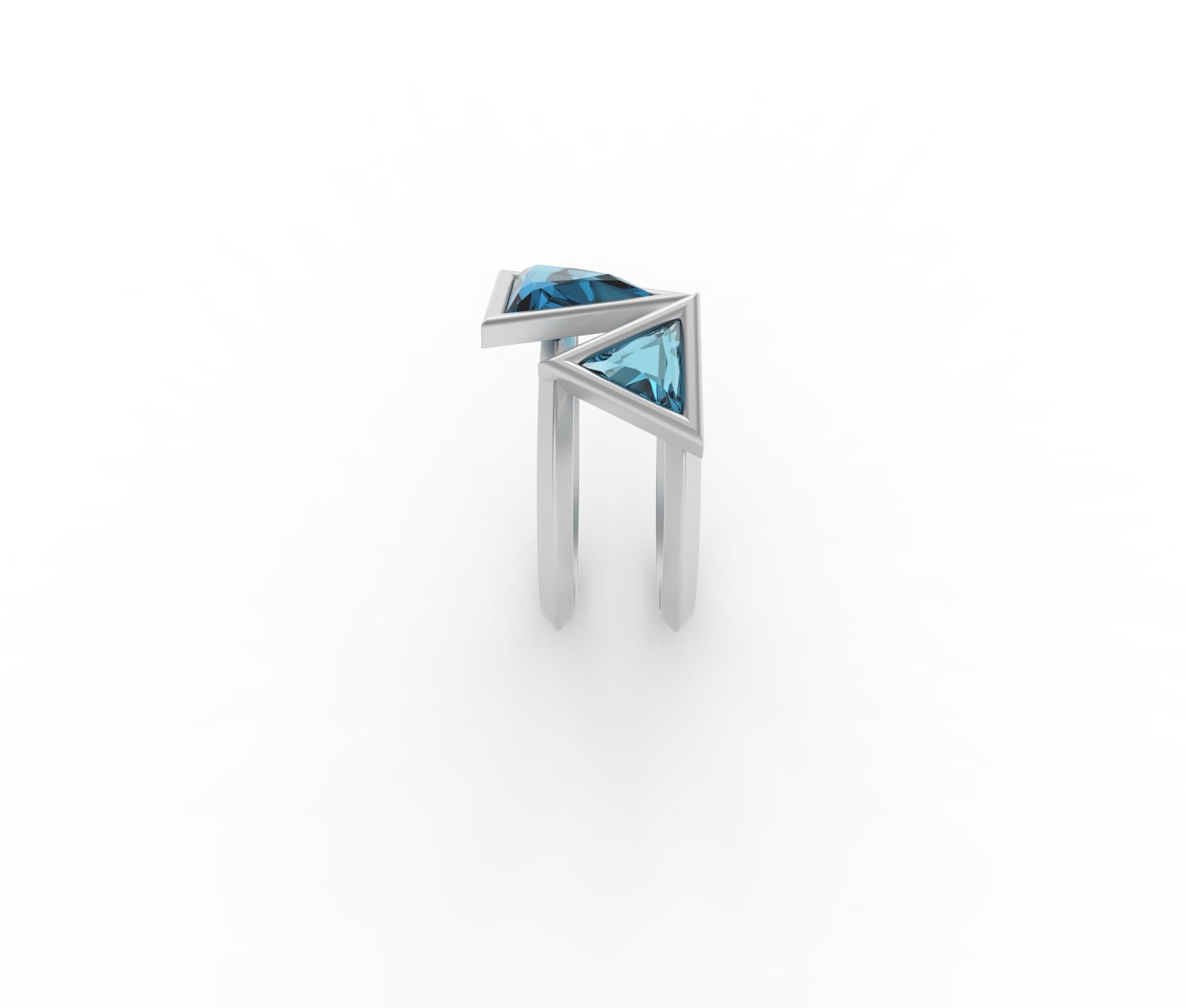 For Sale:  18k White Brushed Gold Ring with Trillion Cut 5.27 Carats Blue Topaz 4