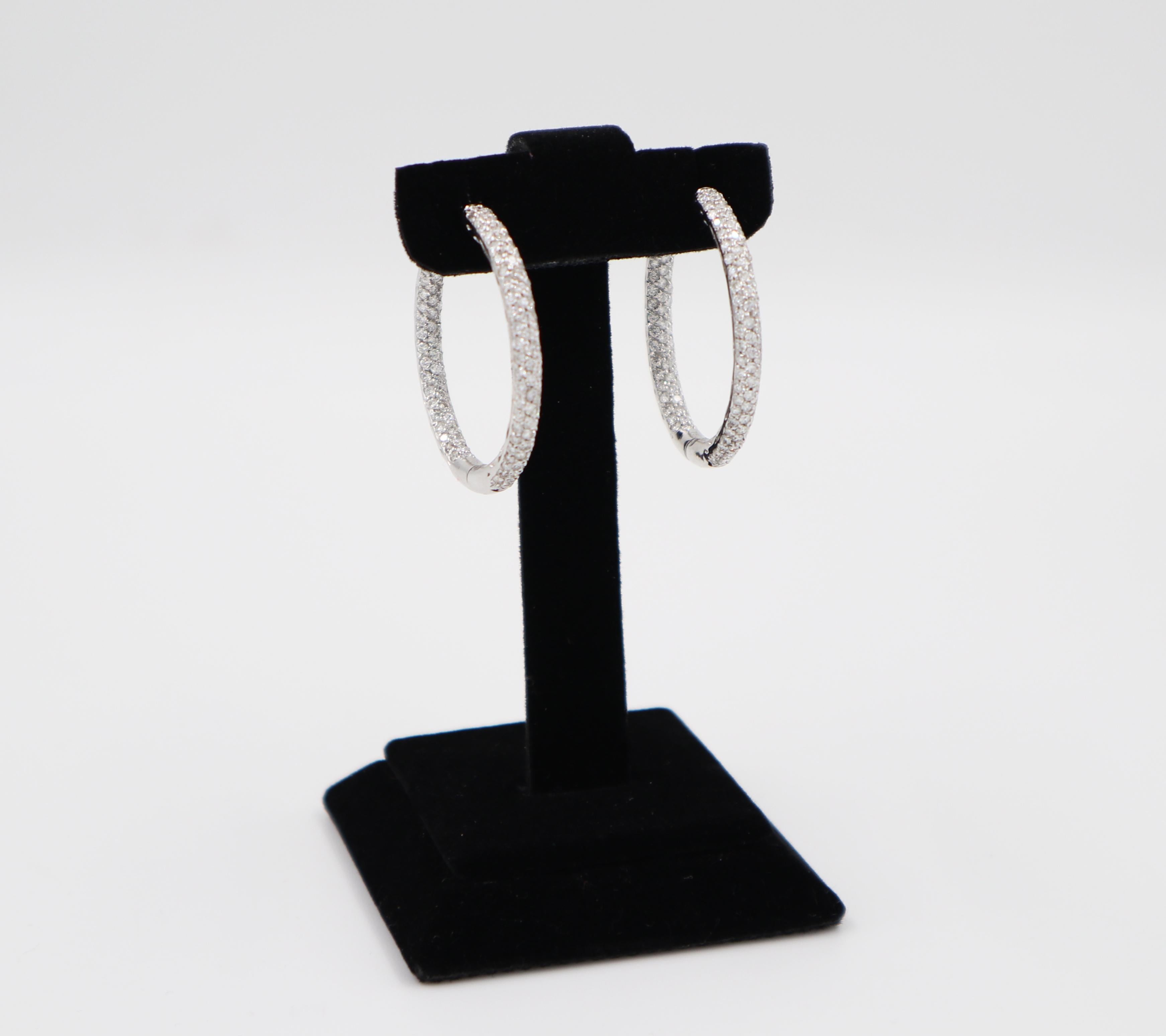 18k White Diamond Hoop  Earrings In New Condition For Sale In ISTANBUL, TR