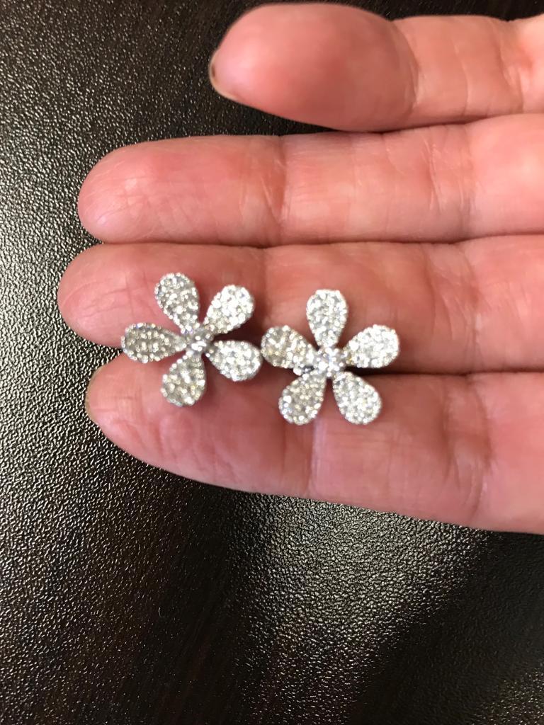 diamond earrings flower shape